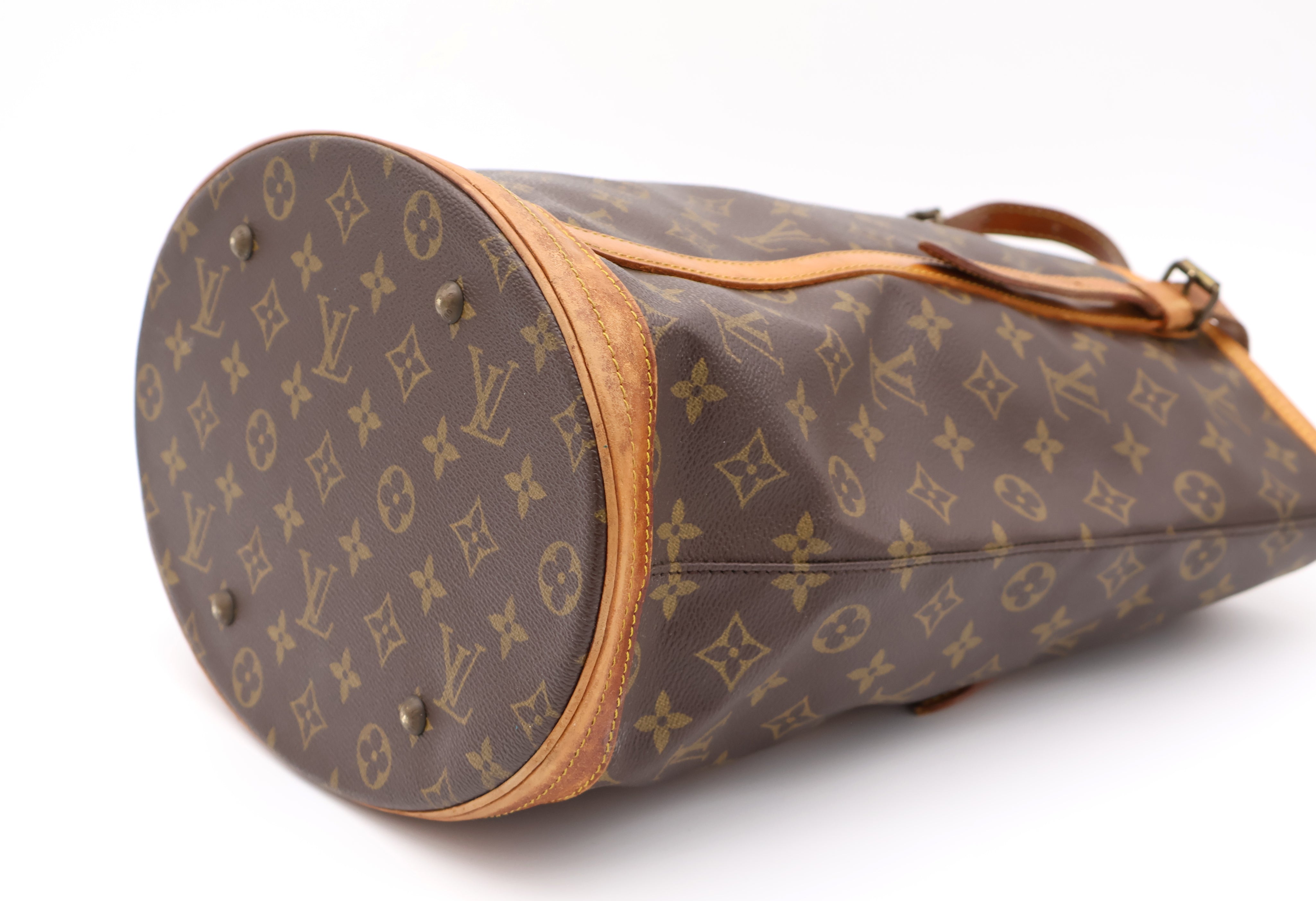 Louis Vuitton Bucket GM