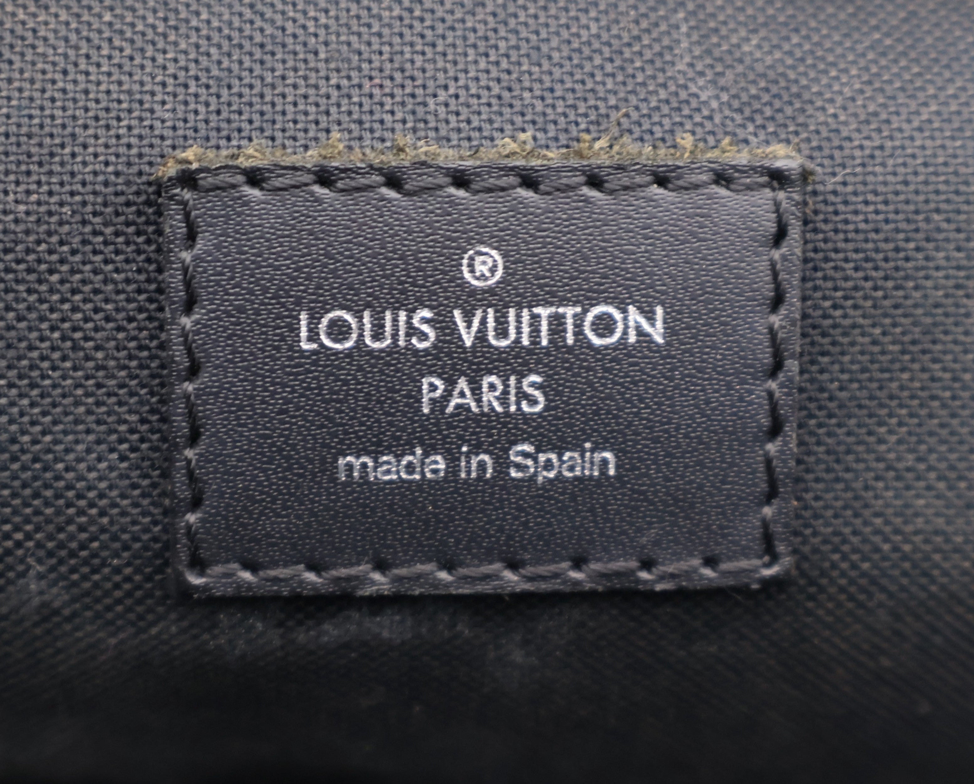 Louis Vuitton Porte Documents Voyage Damier Graphite