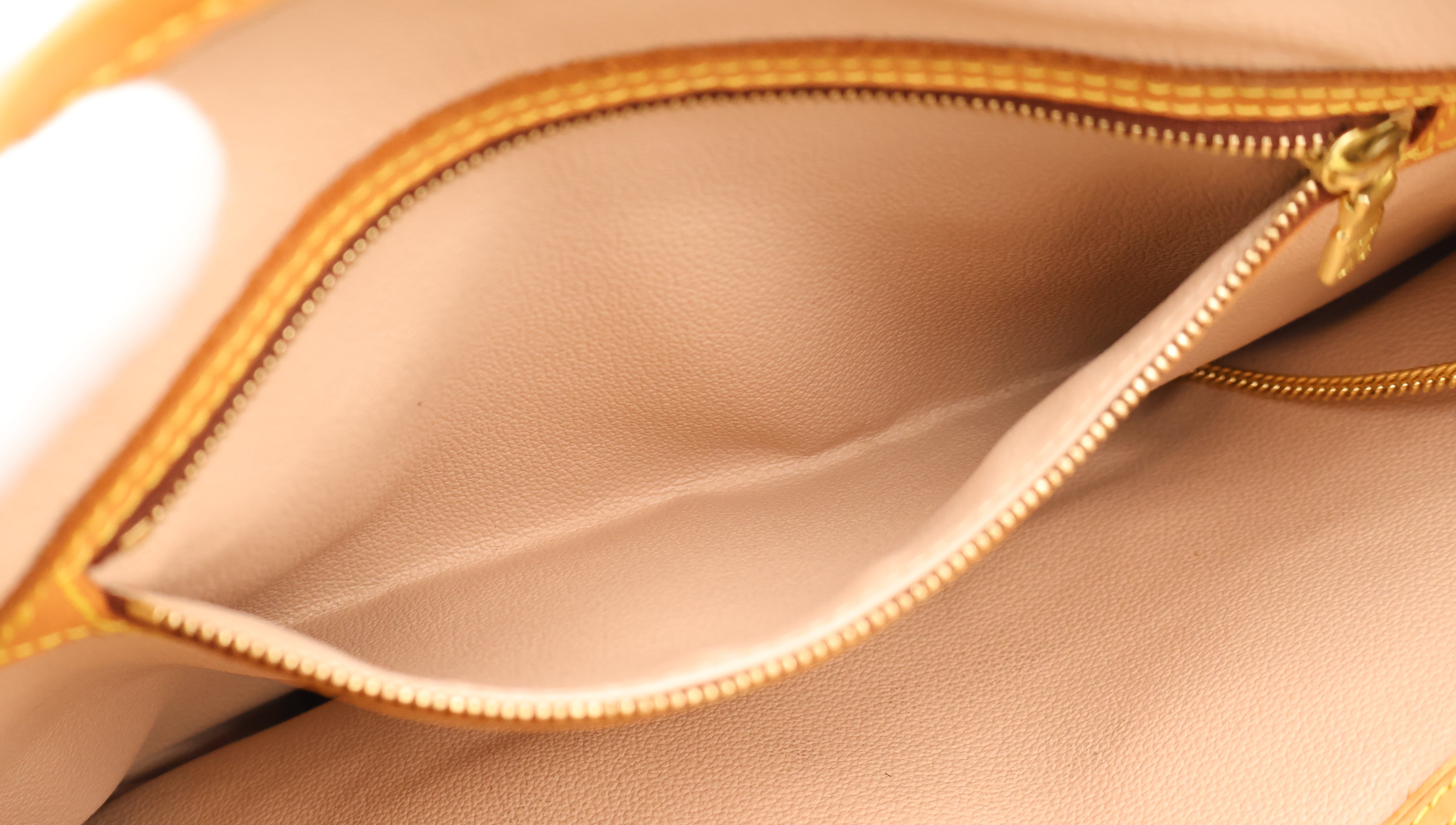 Louis Vuitton Bucket GM