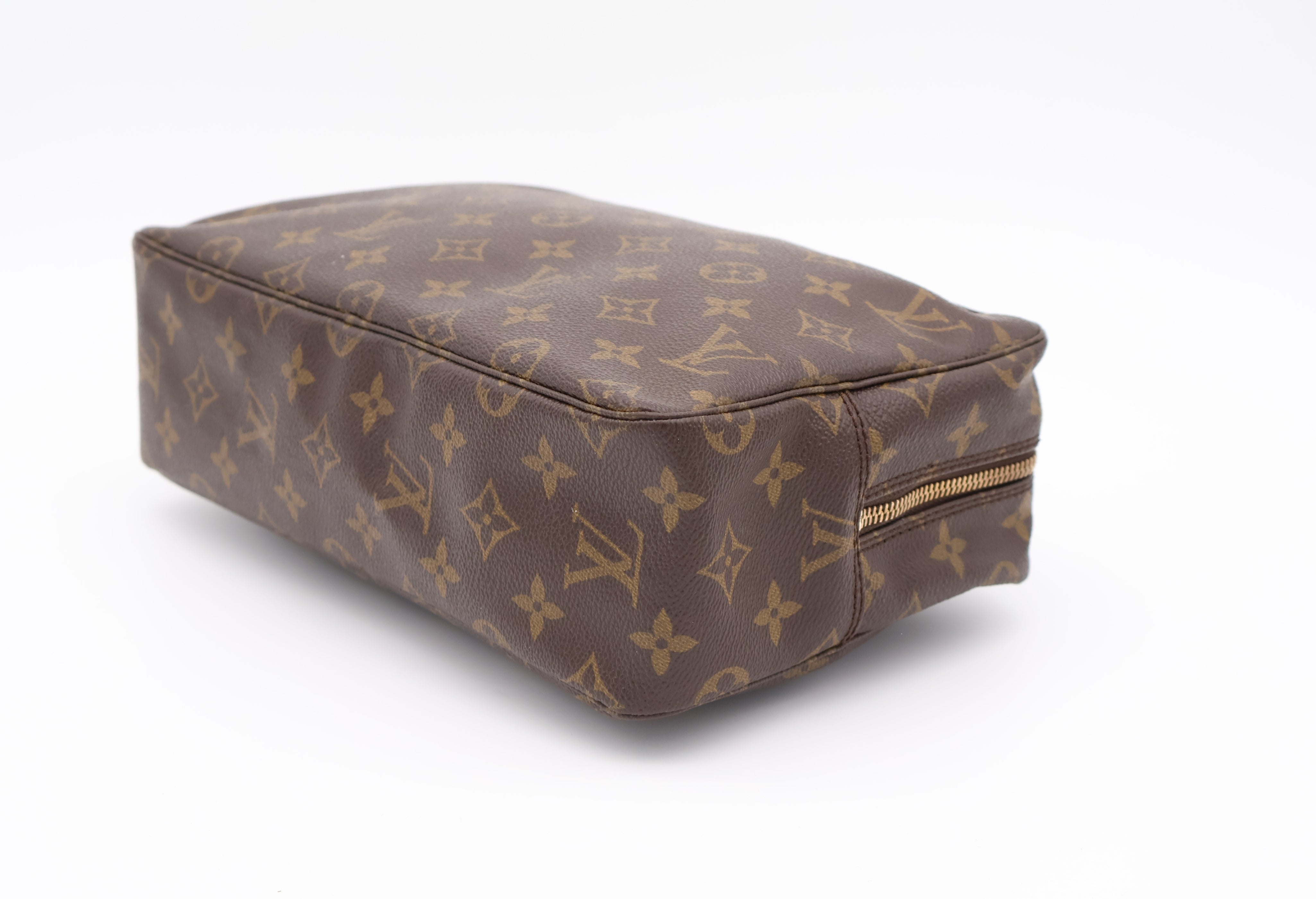Louis Vuitton Trousse Toilette 28