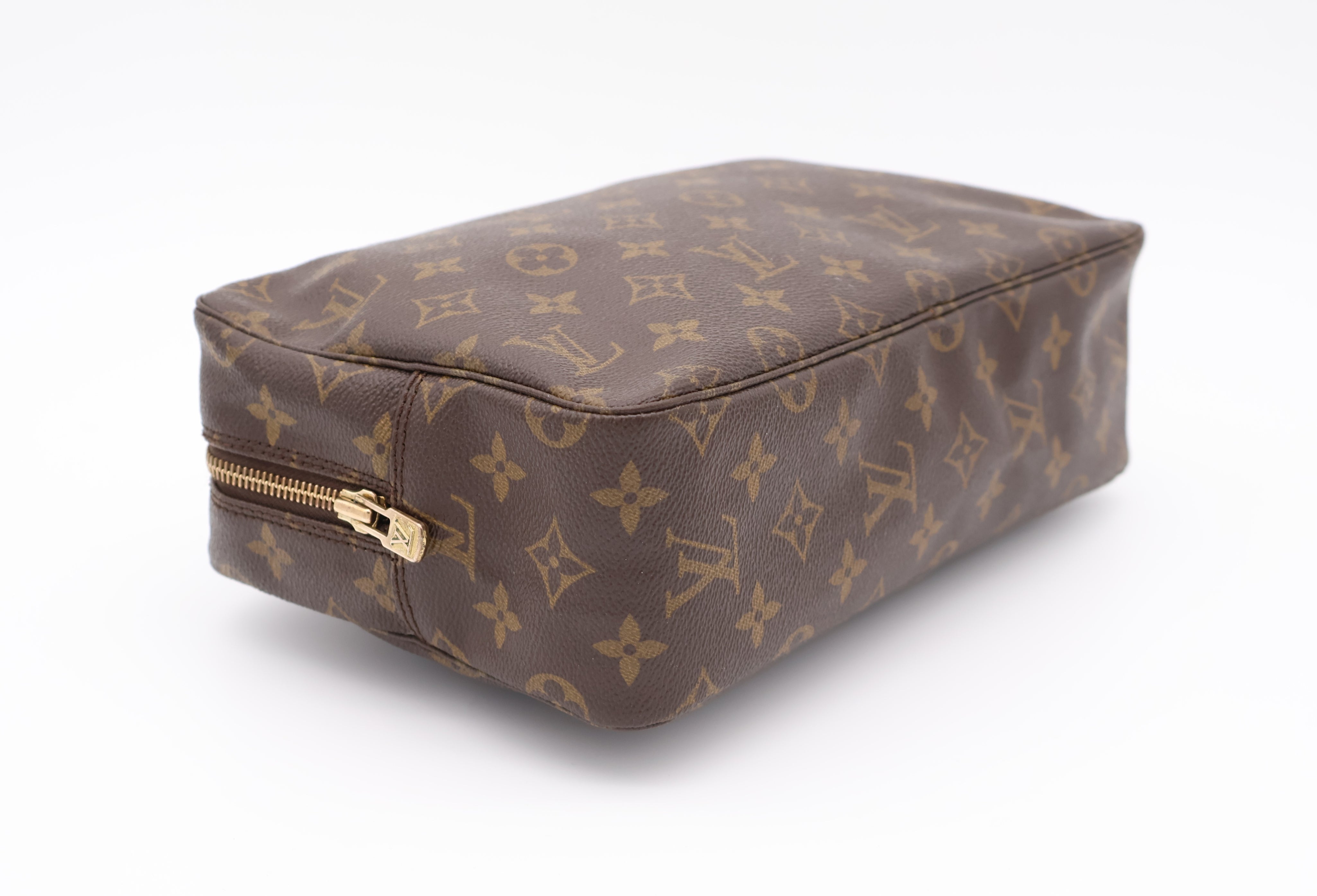 Louis Vuitton Trousse Toilette 28