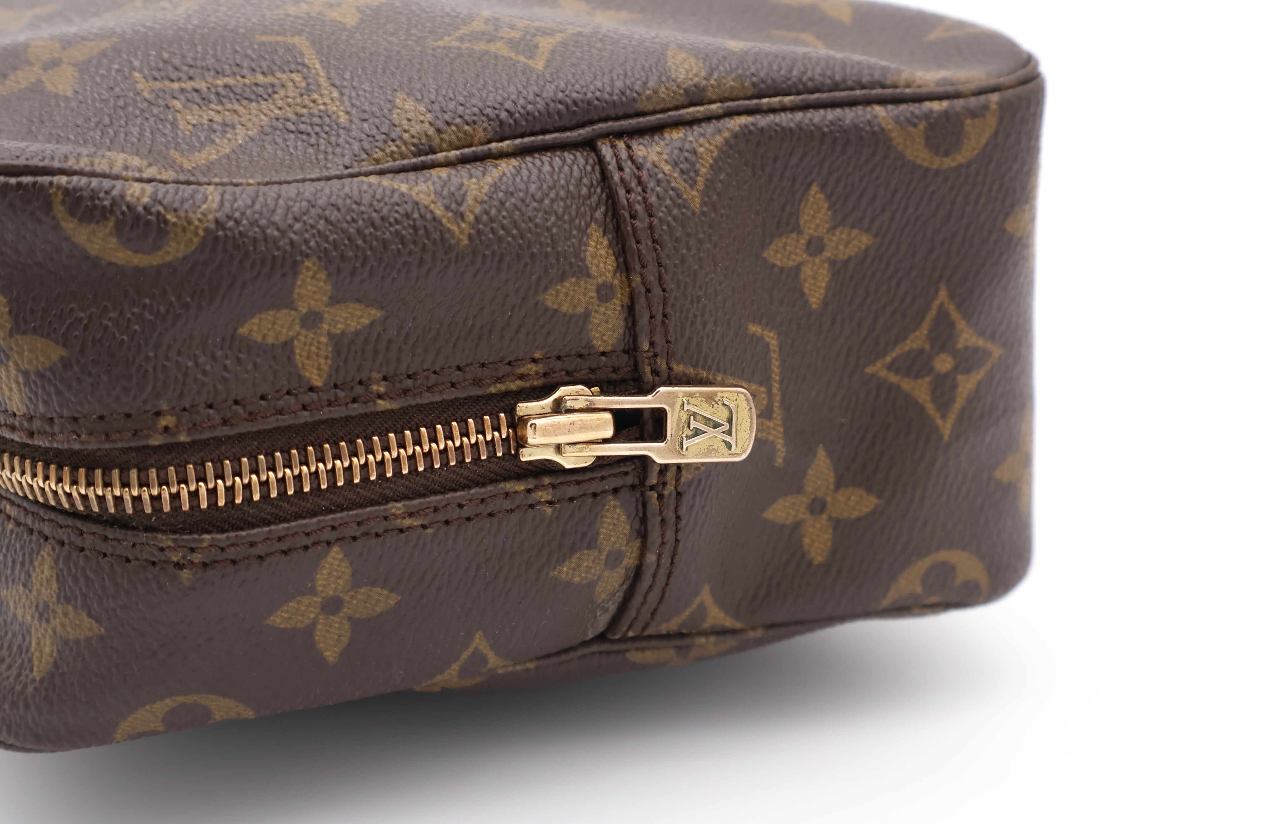 Louis Vuitton Trousse Toilette 28