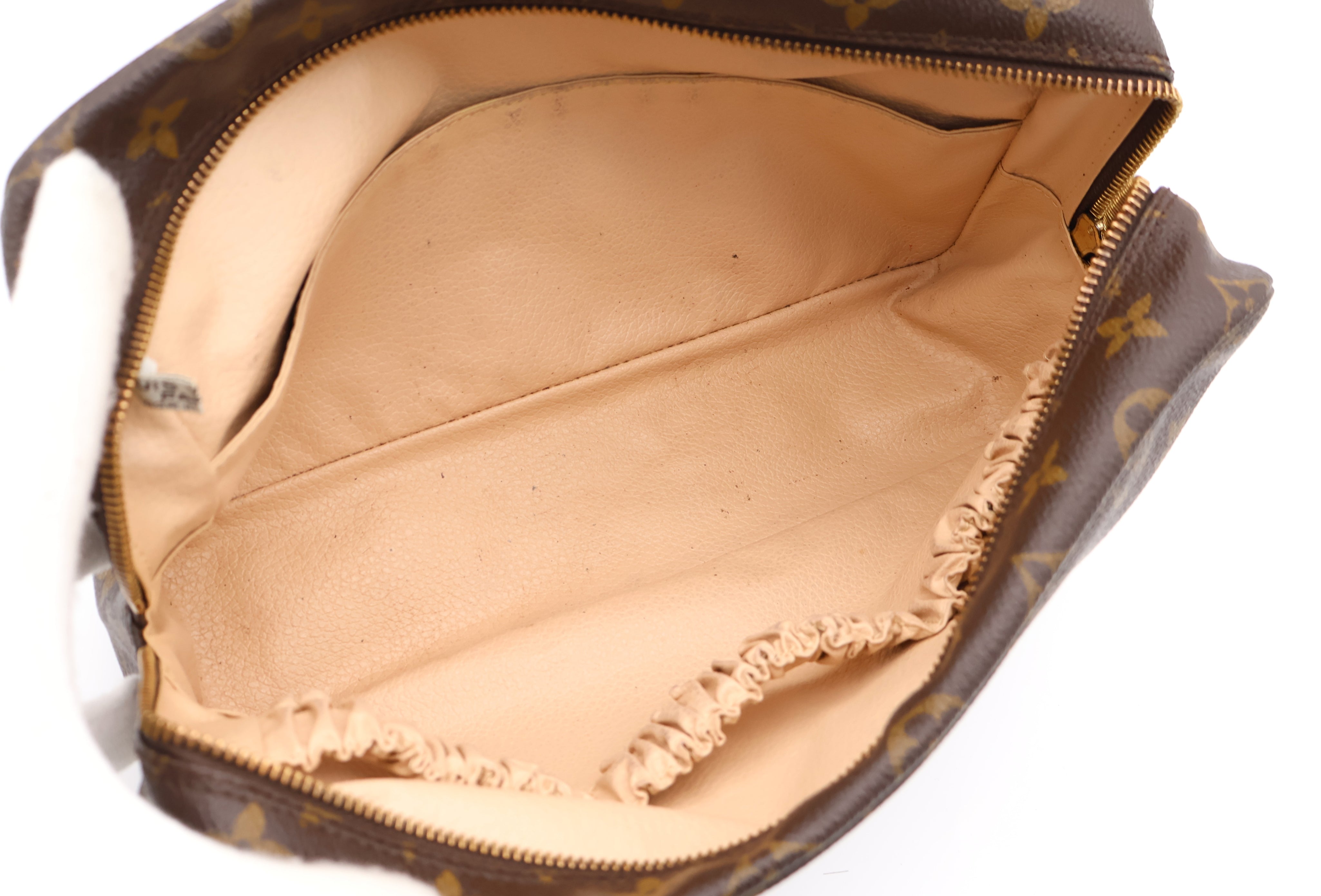 Louis Vuitton Trousse Toilette 28