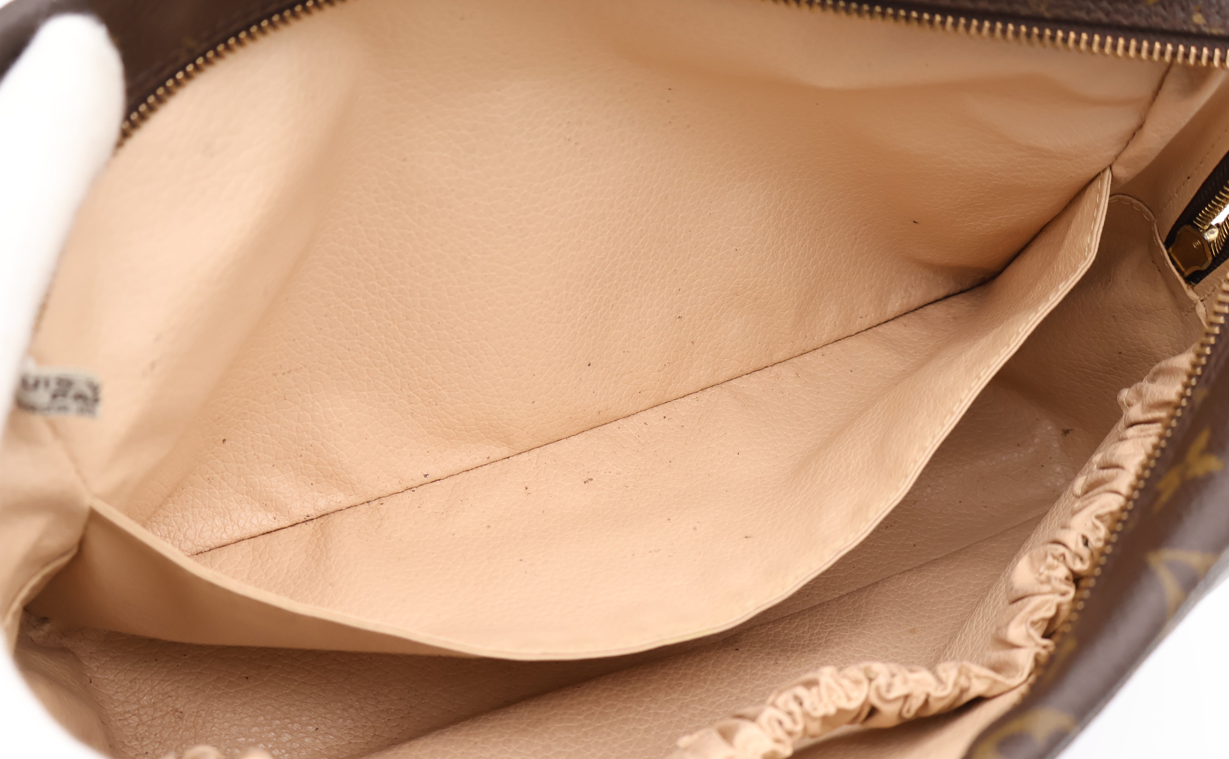 Louis Vuitton Trousse Toilette 28