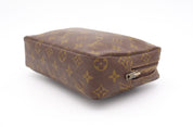 Louis Vuitton Trousse Toilette 23