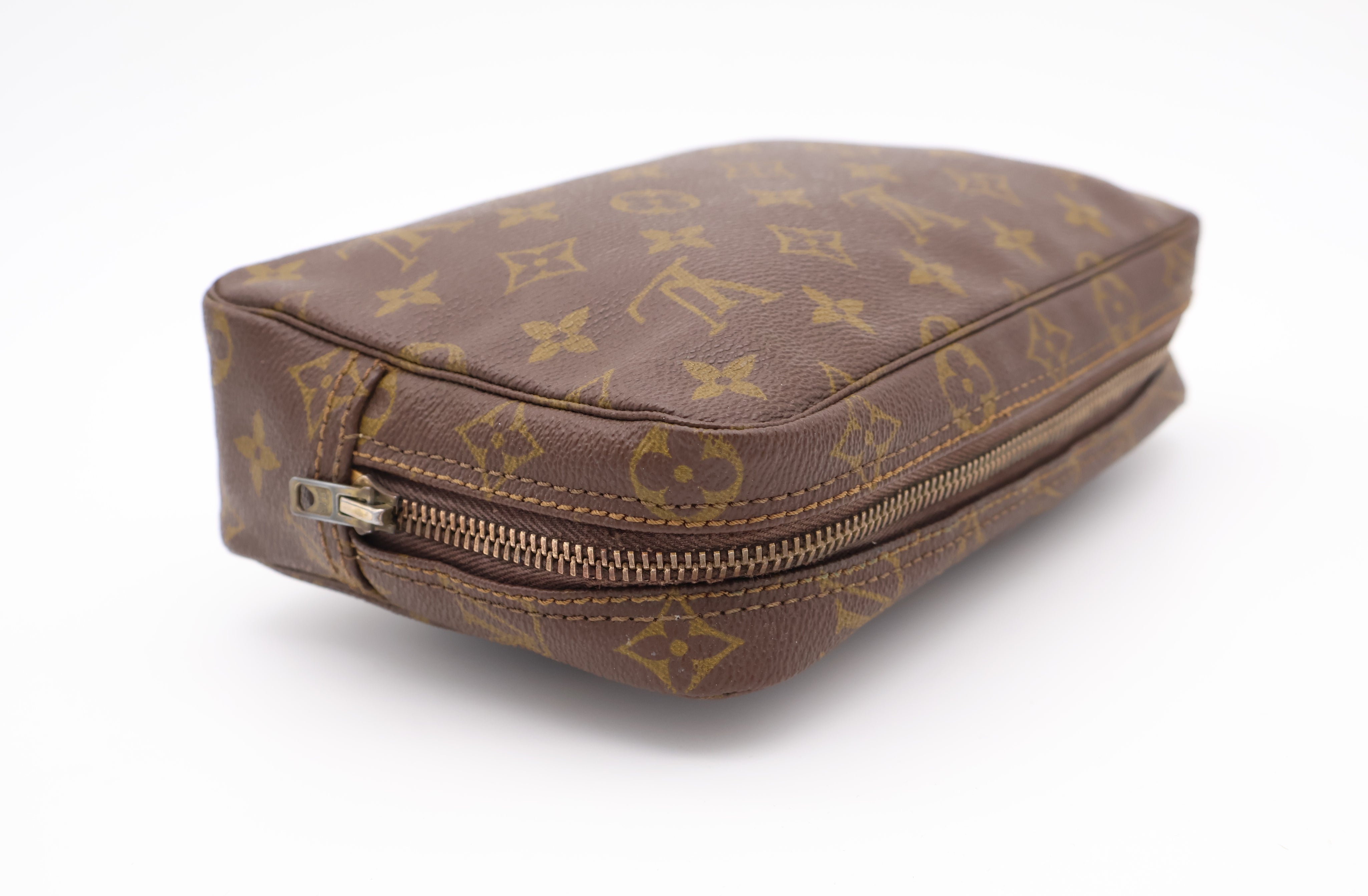 Louis Vuitton Trousse Toilette 23