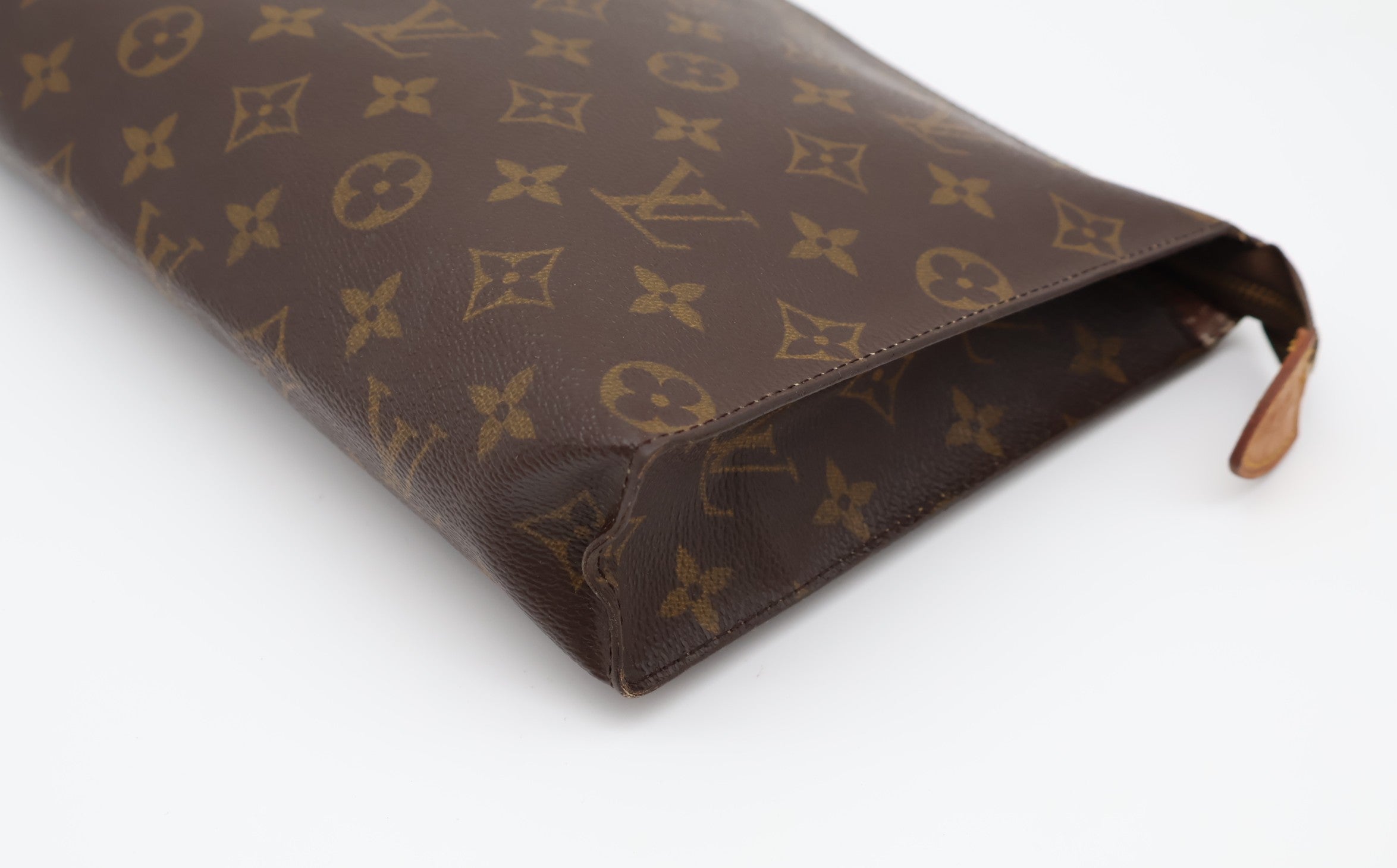 Louis Vuitton Poche Toilette 26