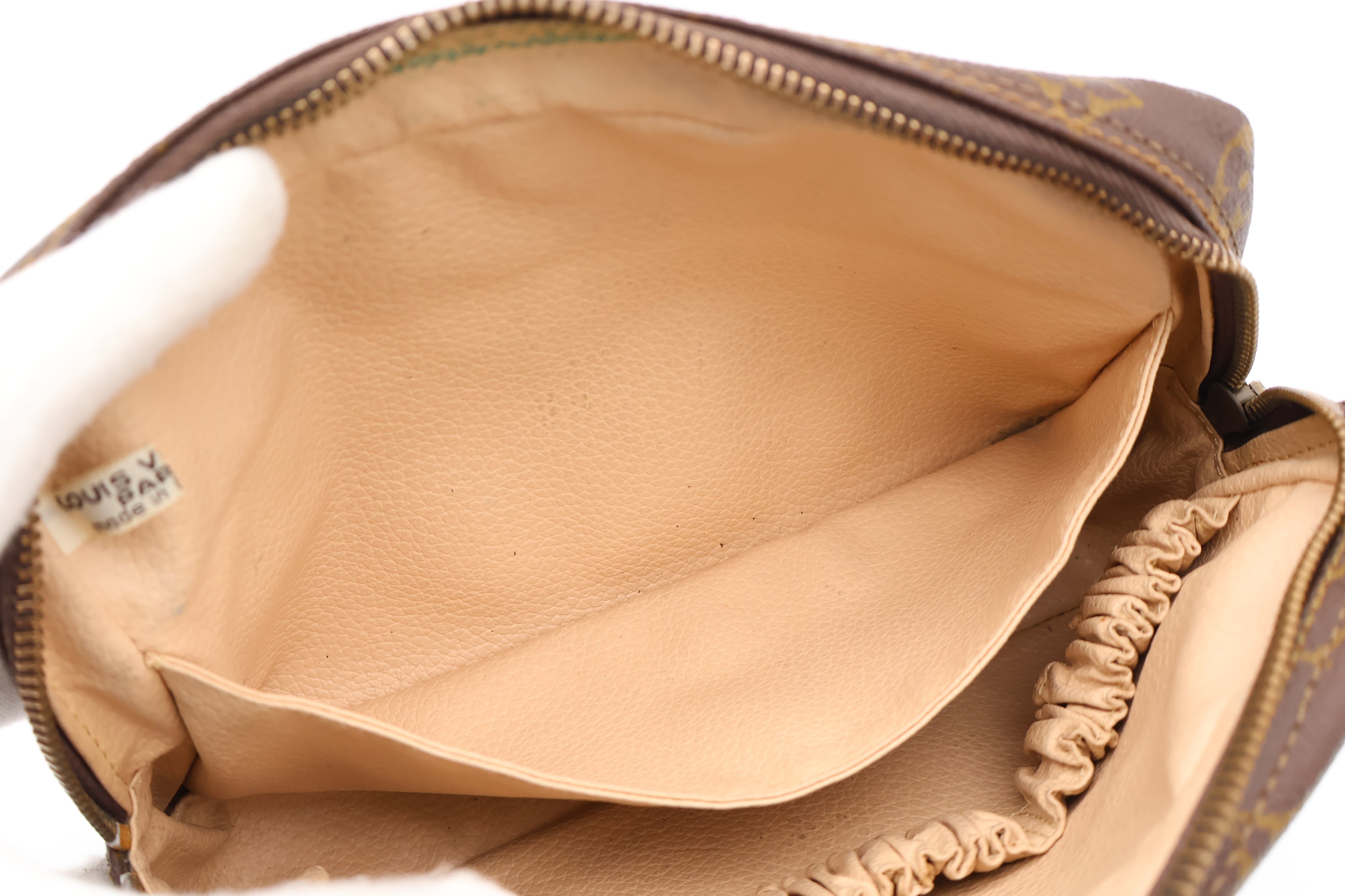 Louis Vuitton Trousse Toilette 23