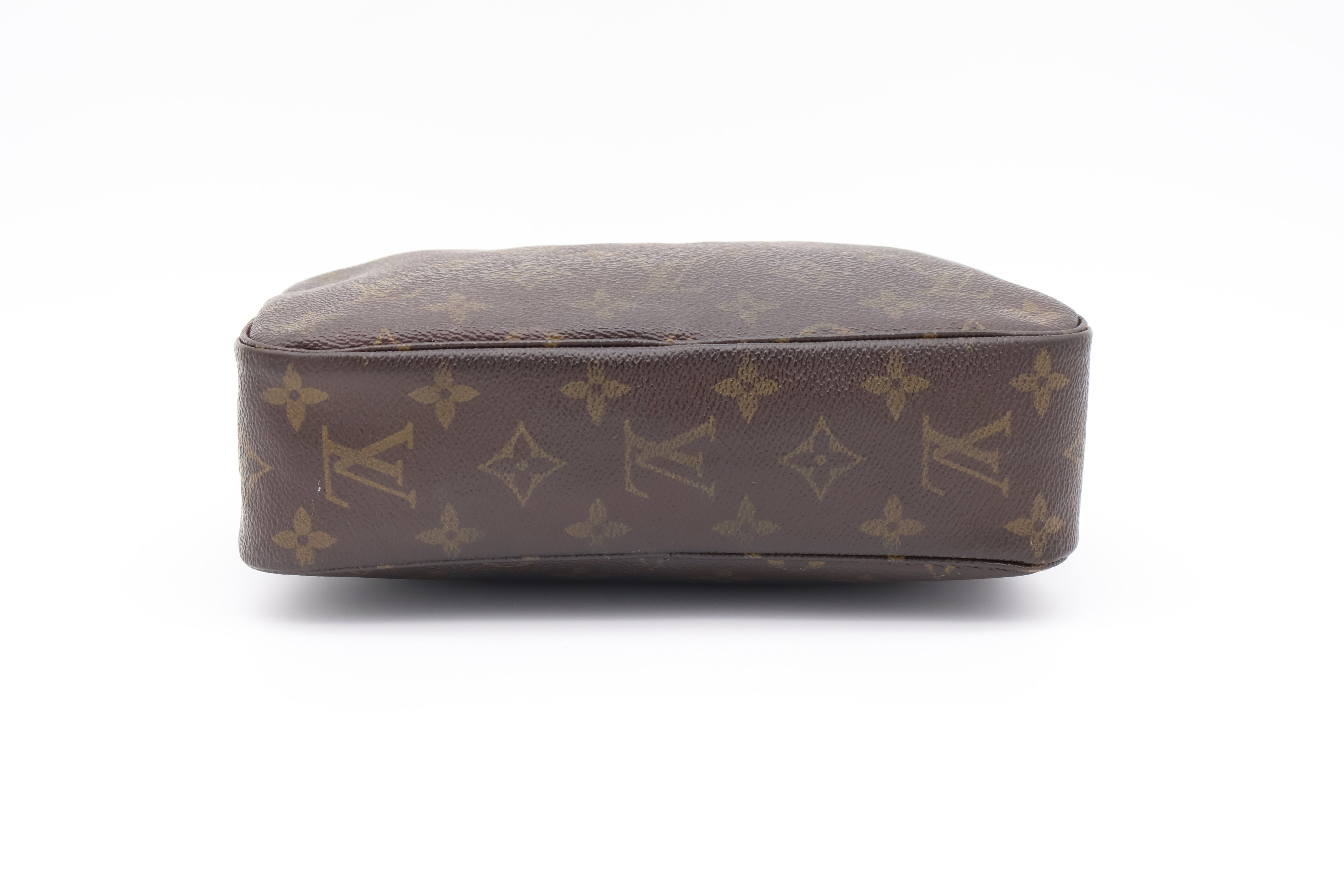 Louis Vuitton Trousse Toilette 23