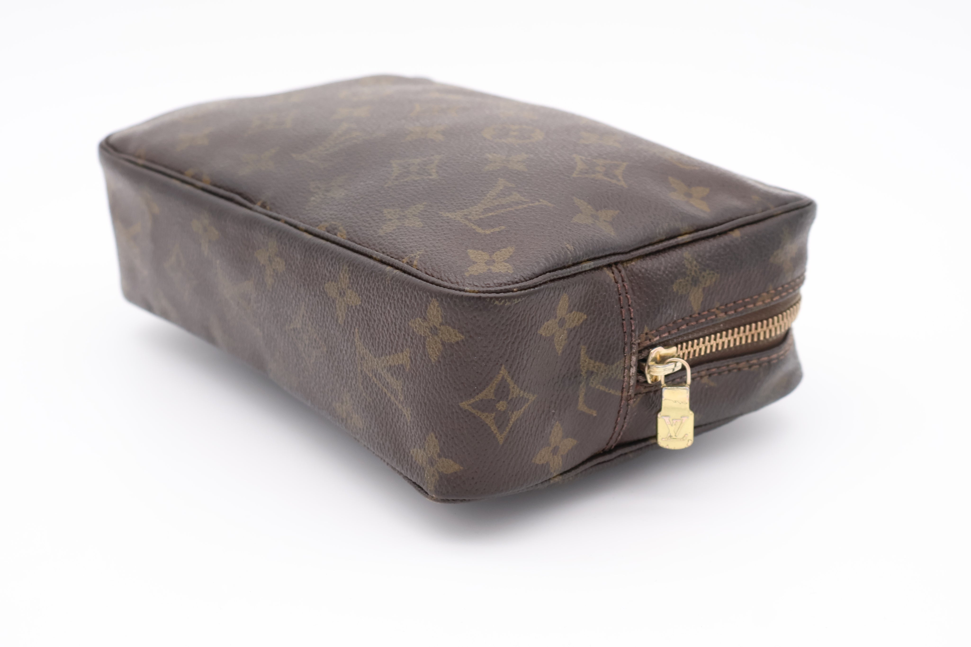 Louis Vuitton Trousse Toilette 23