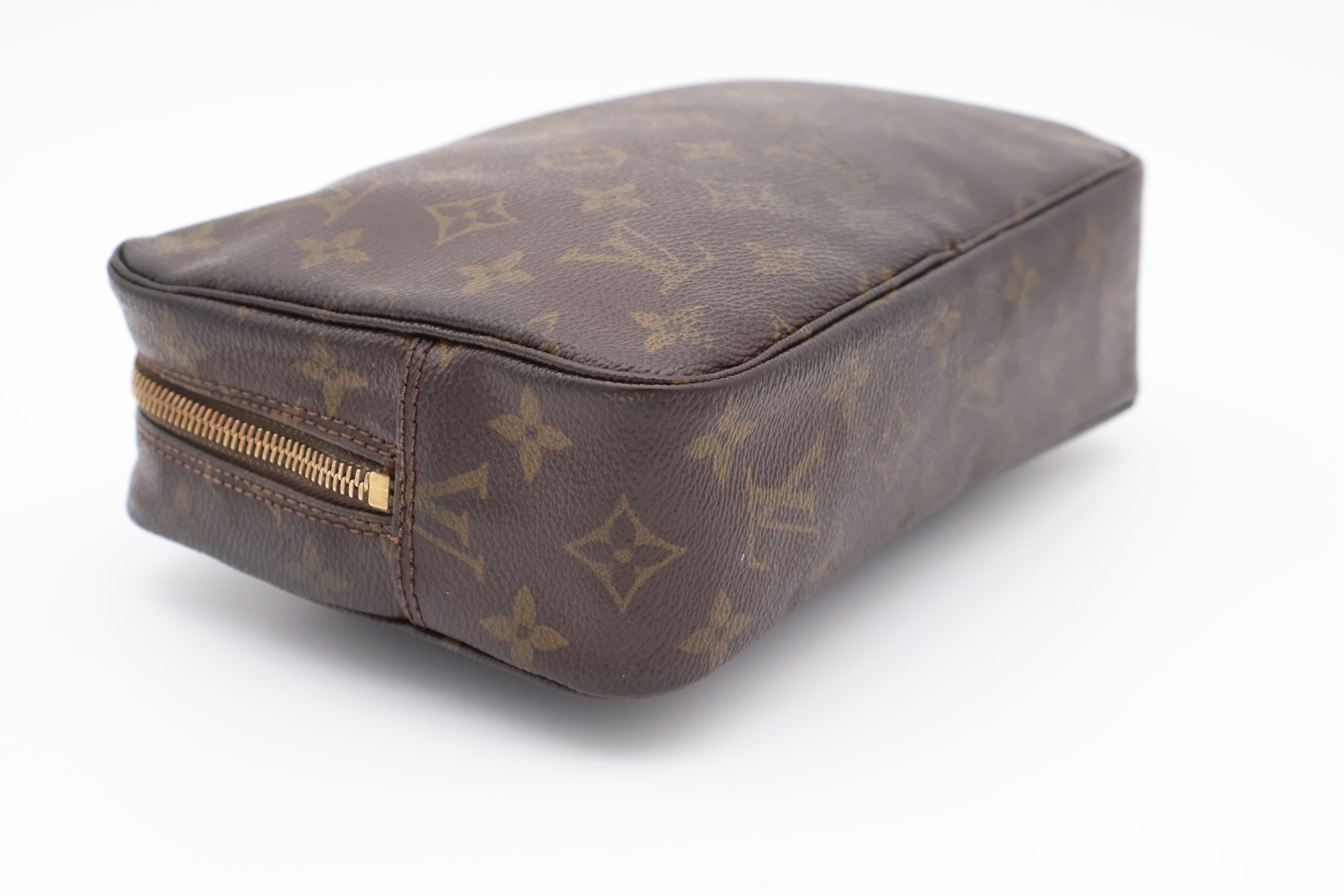 Louis Vuitton Trousse Toilette 23