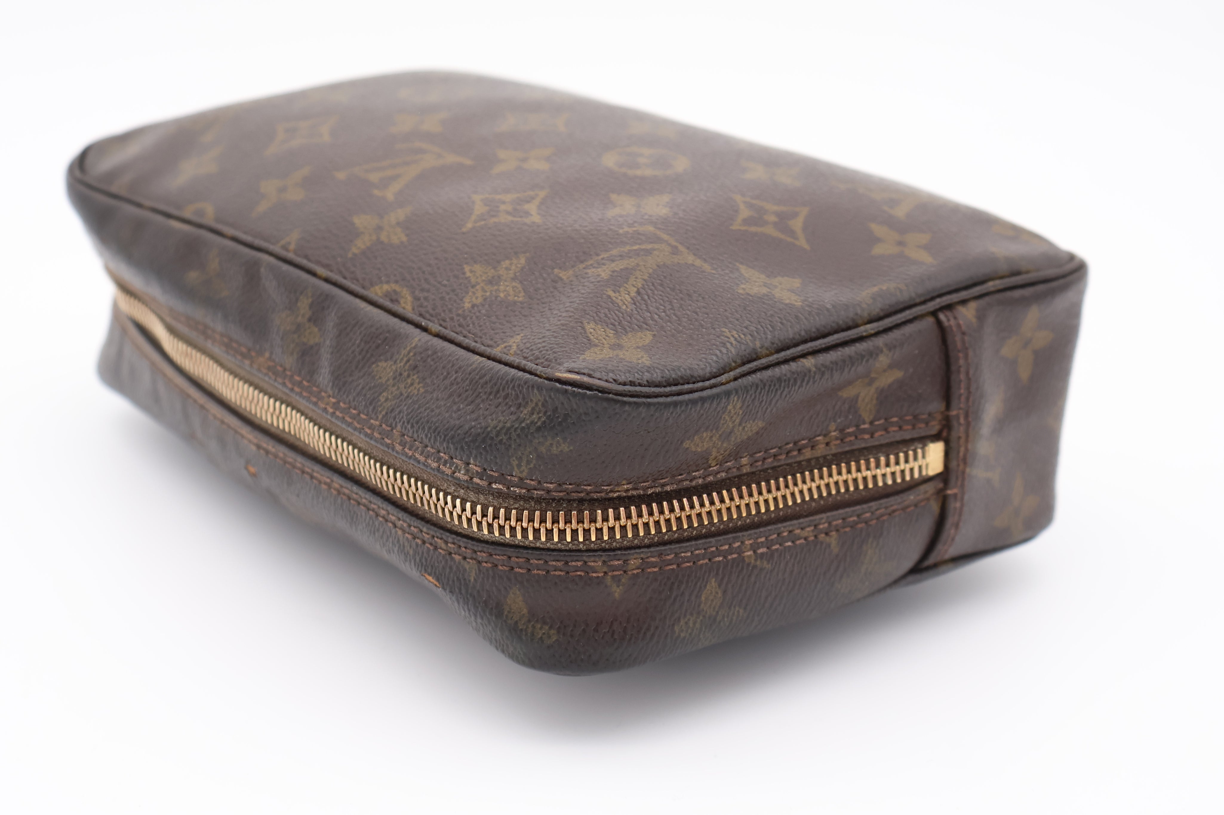 Louis Vuitton Trousse Toilette 23