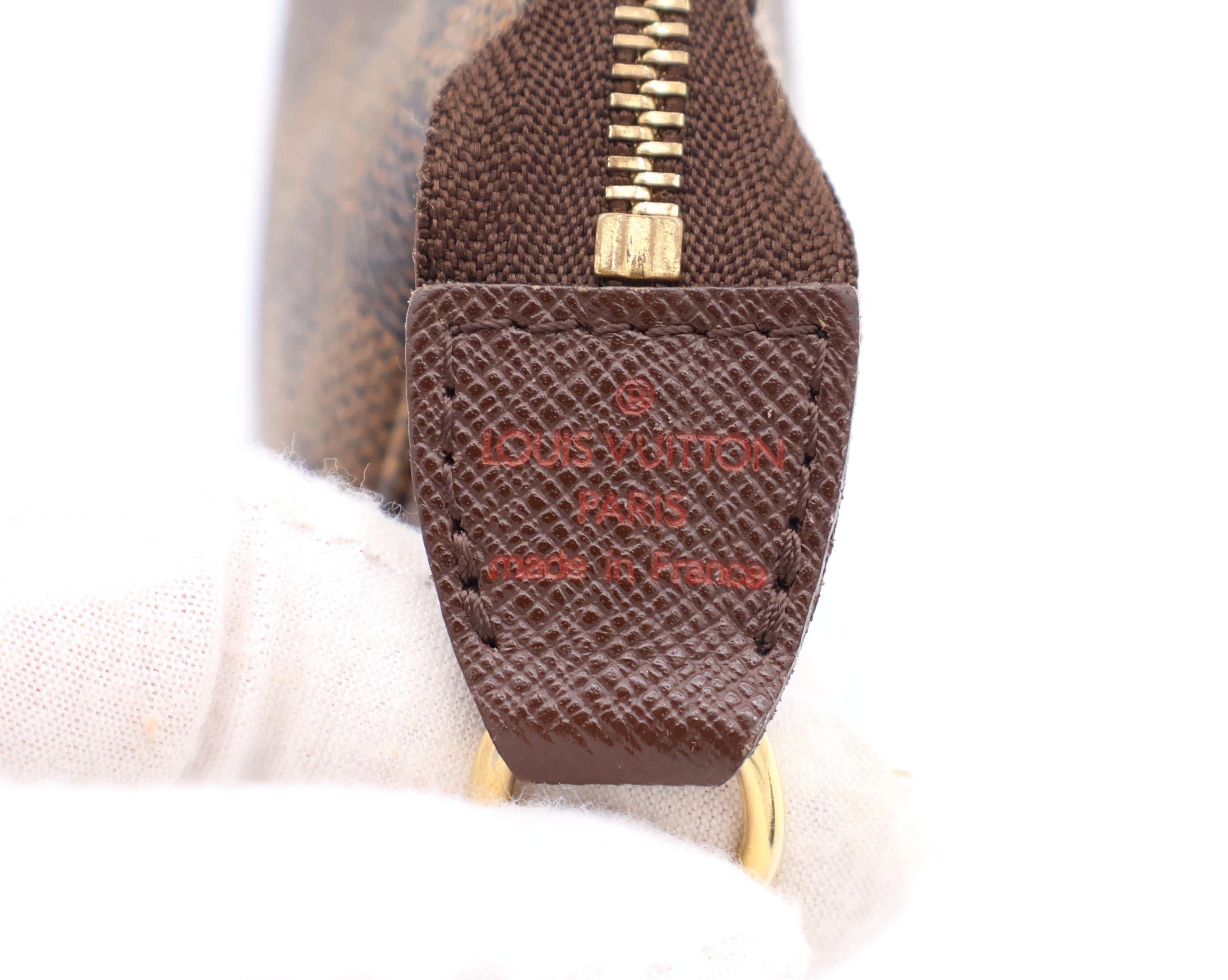 Louis Vuitton Bucket Pochette Damier Ebene