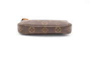 Louis Vuitton Bucket Pochette