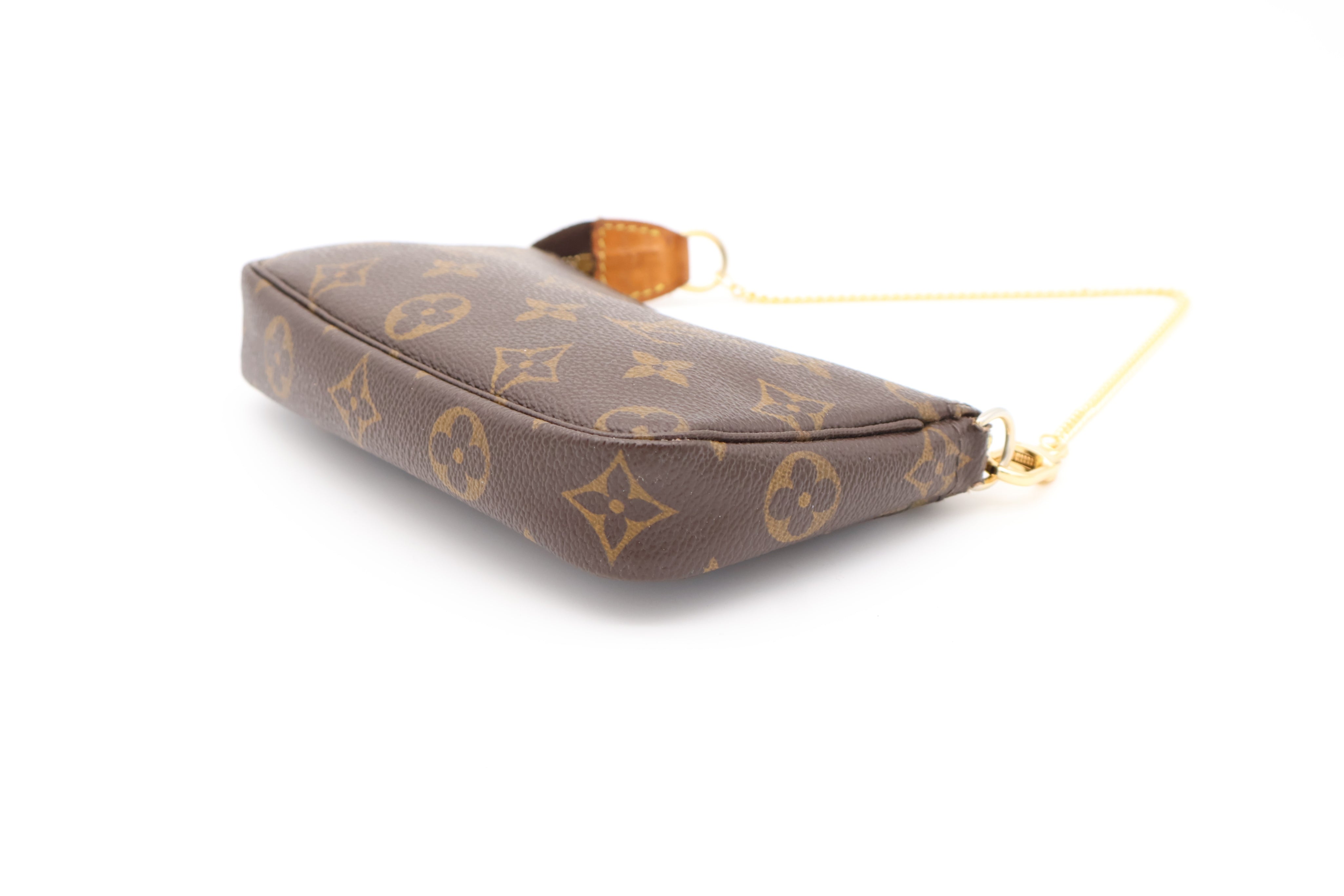 Louis Vuitton Bucket Pochette