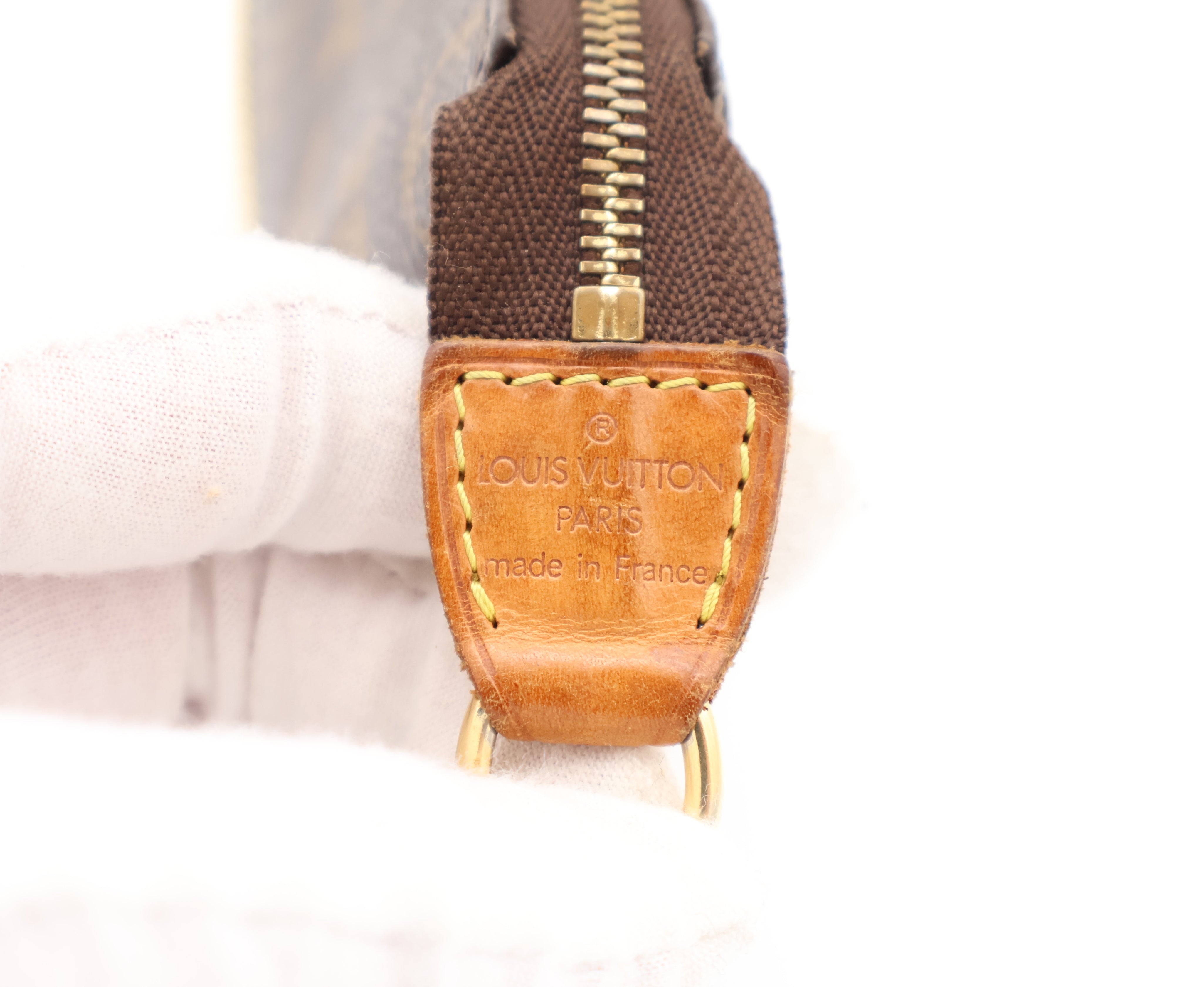 Louis Vuitton Bucket Pochette