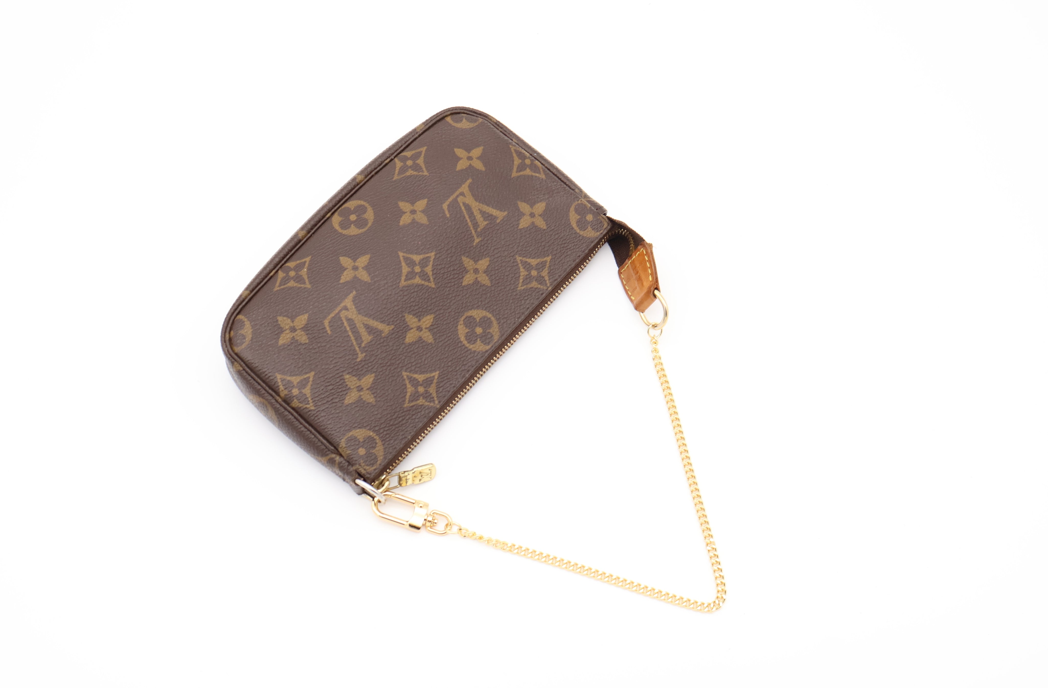 Louis Vuitton Bucket Pochette