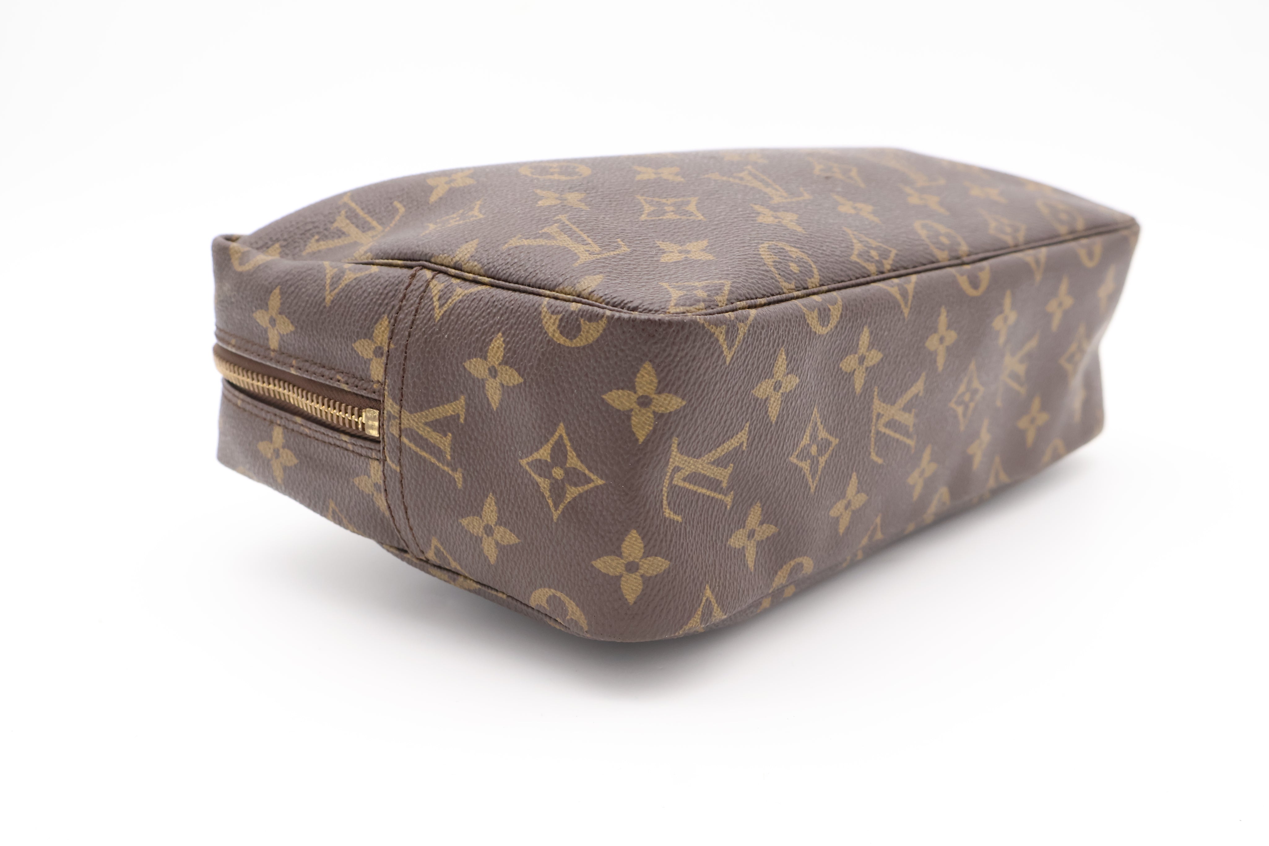 Louis Vuitton Trousse Toilette 28