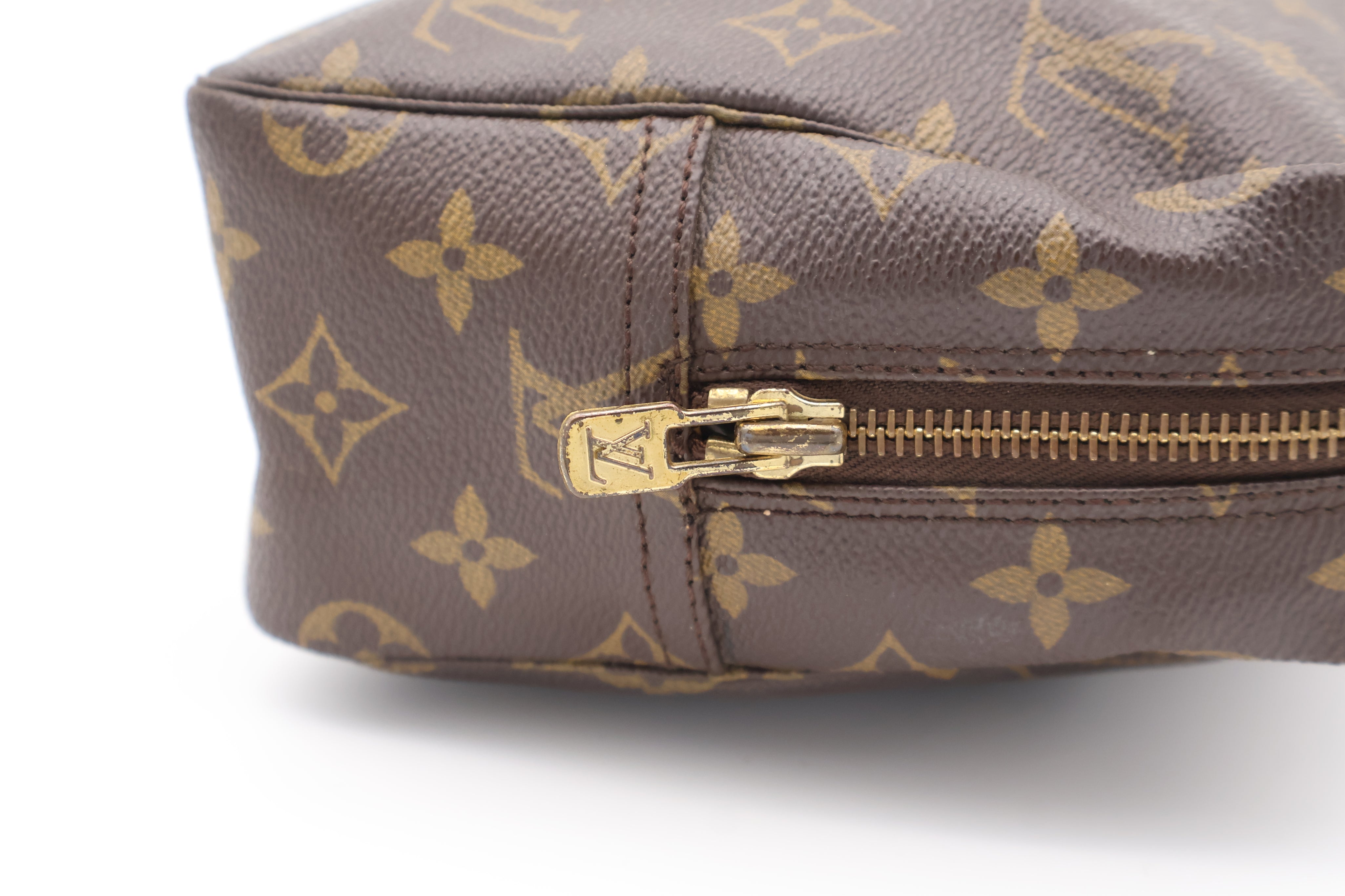 Louis Vuitton Trousse Toilette 28