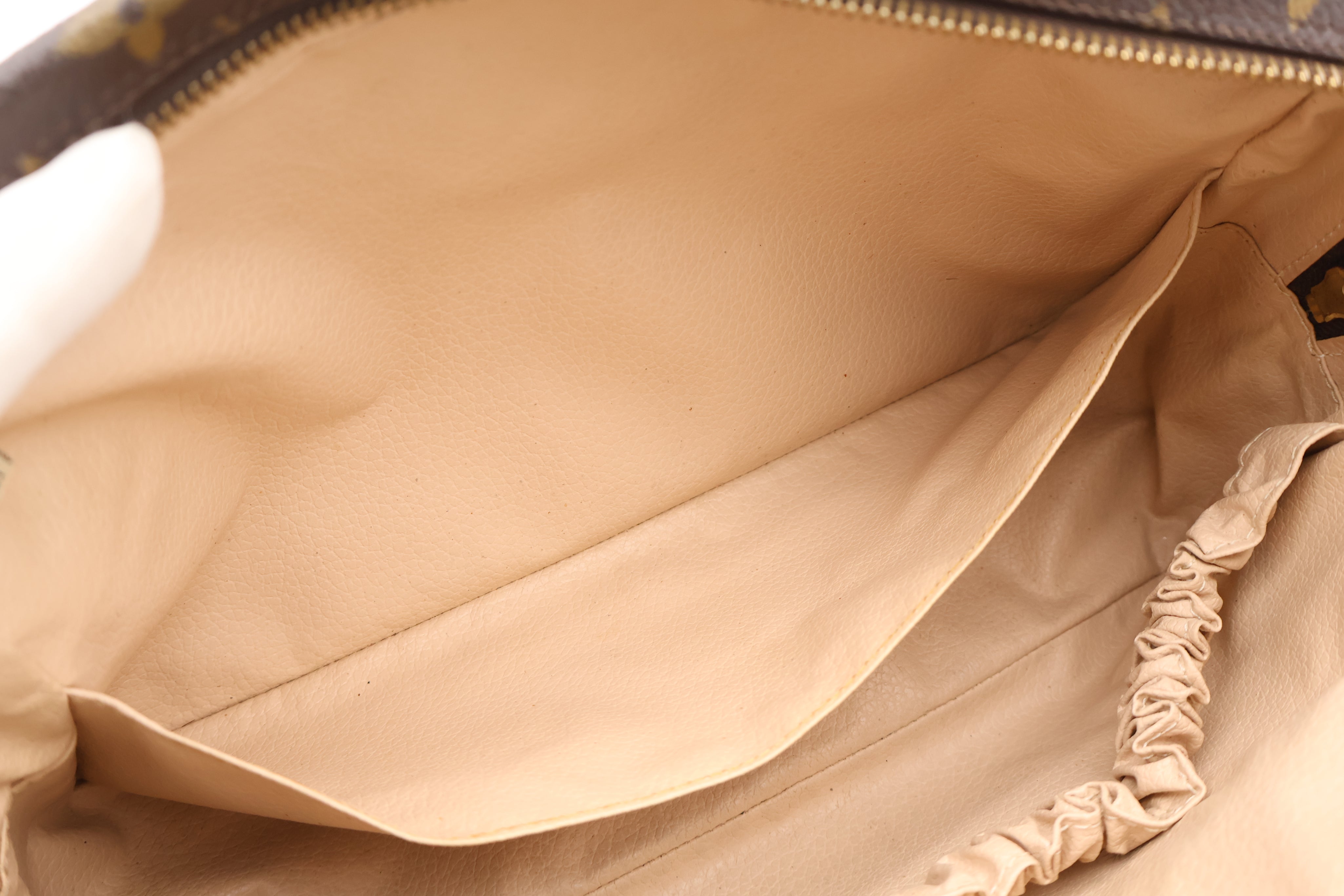 Louis Vuitton Trousse Toilette 28