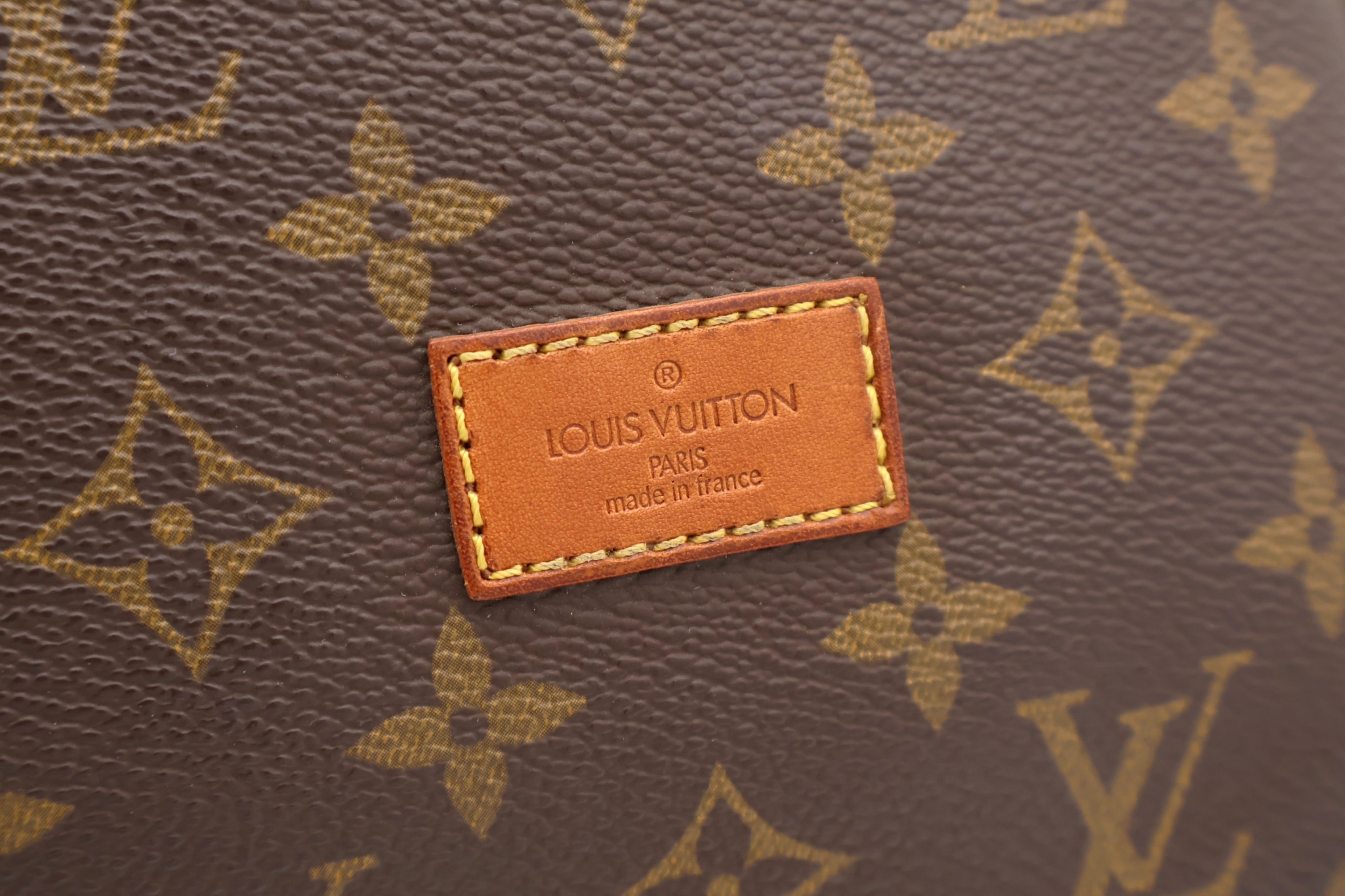 Louis Vuitton Saumur 30