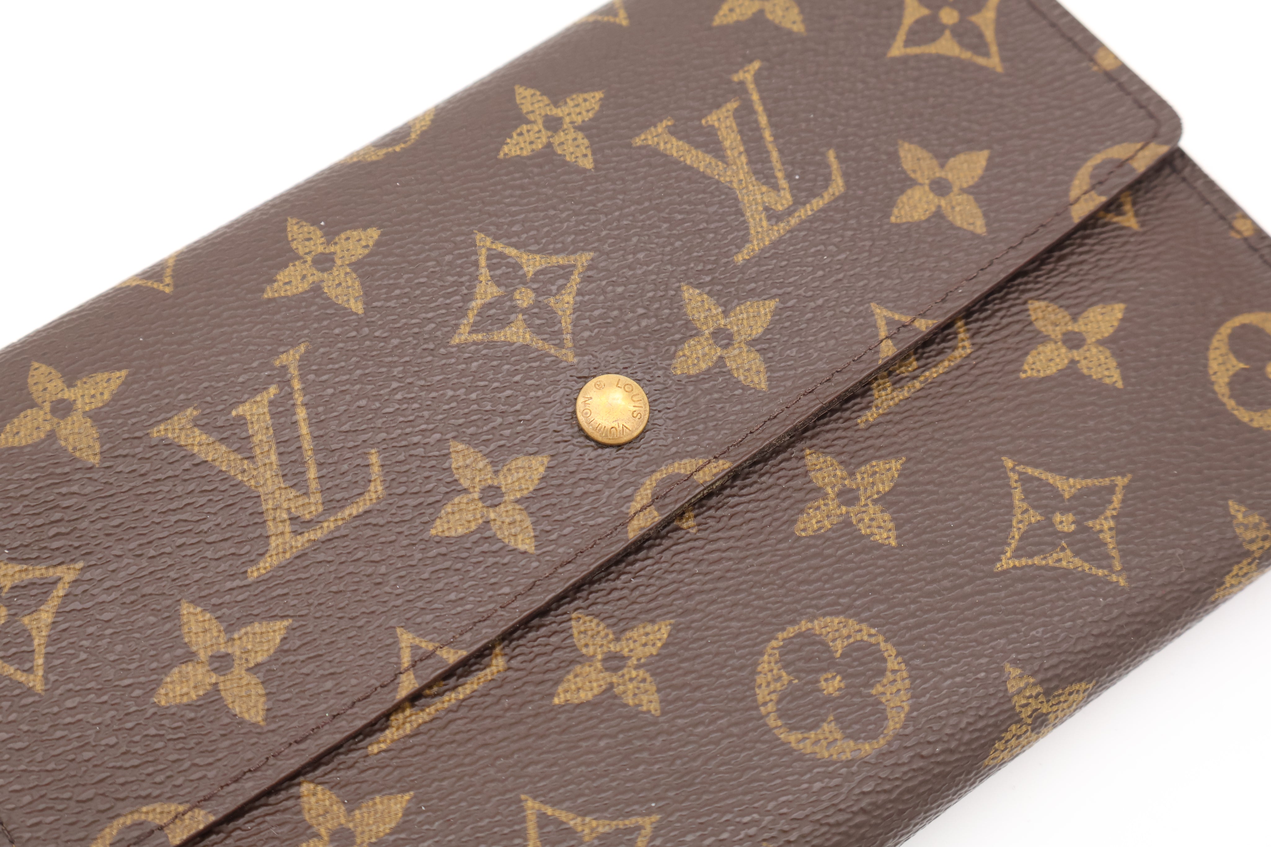 Louis Vuitton Pochette Passport