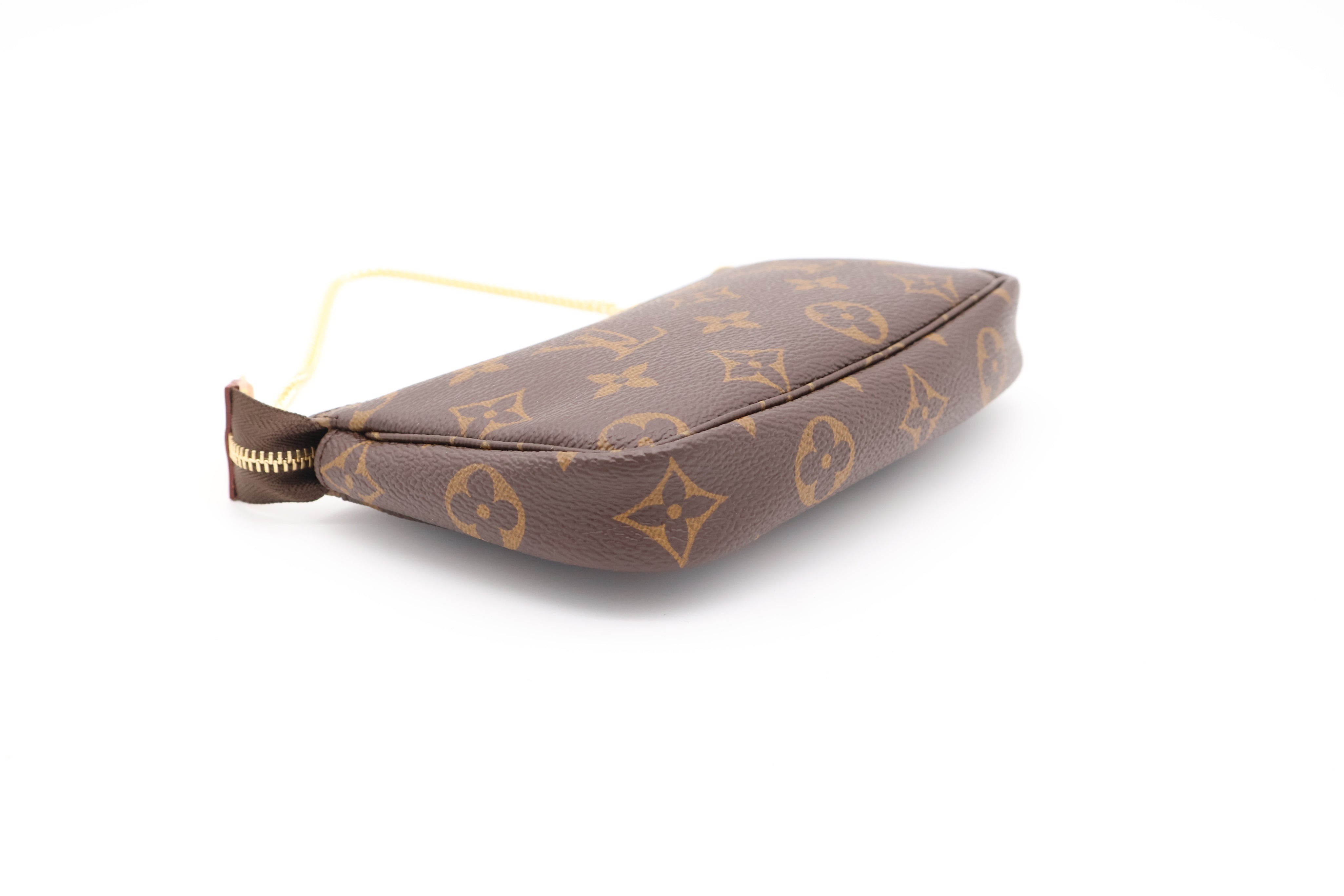 Louis Vuitton Bucket Pochette