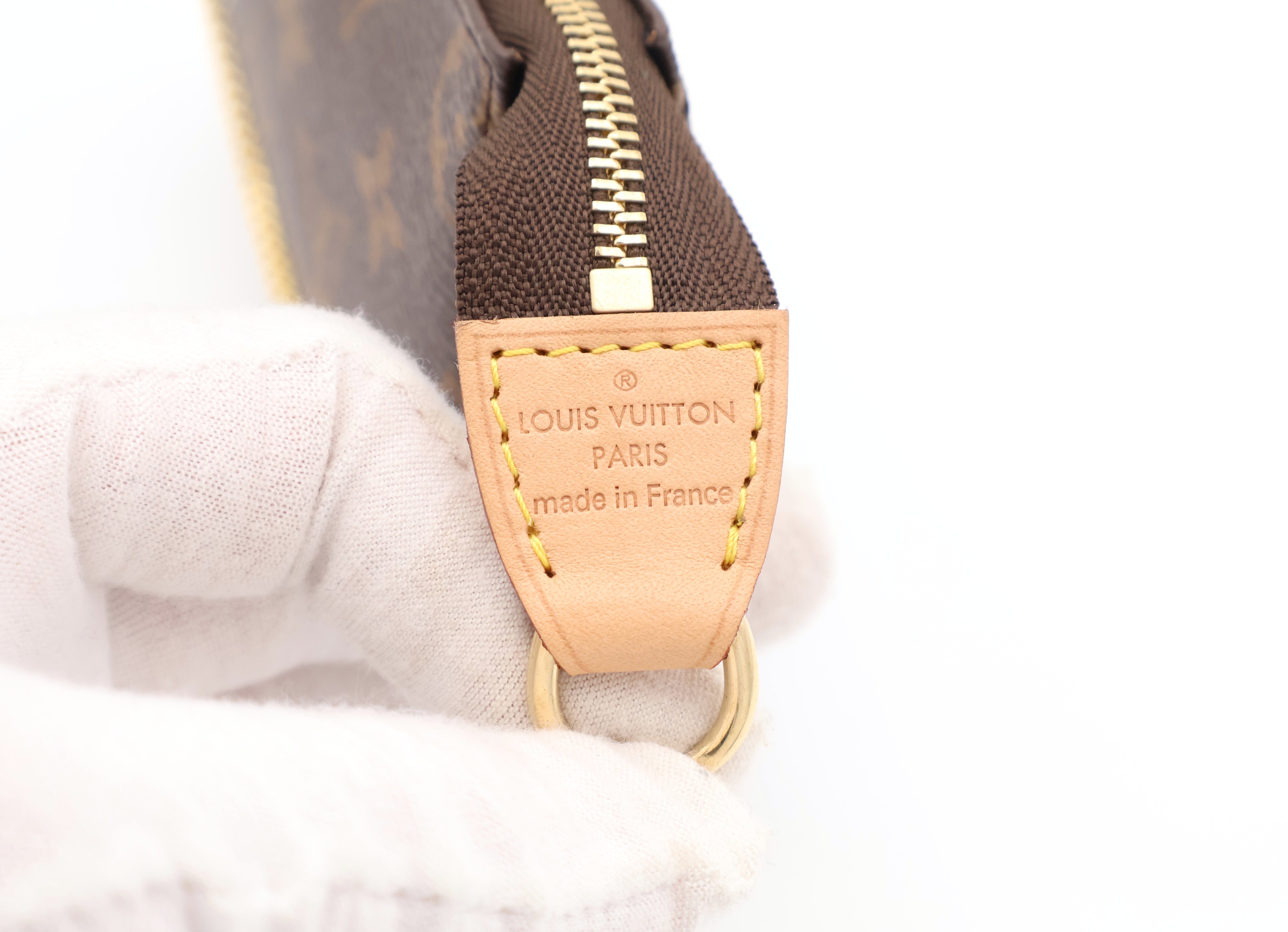 Louis Vuitton Bucket Pochette