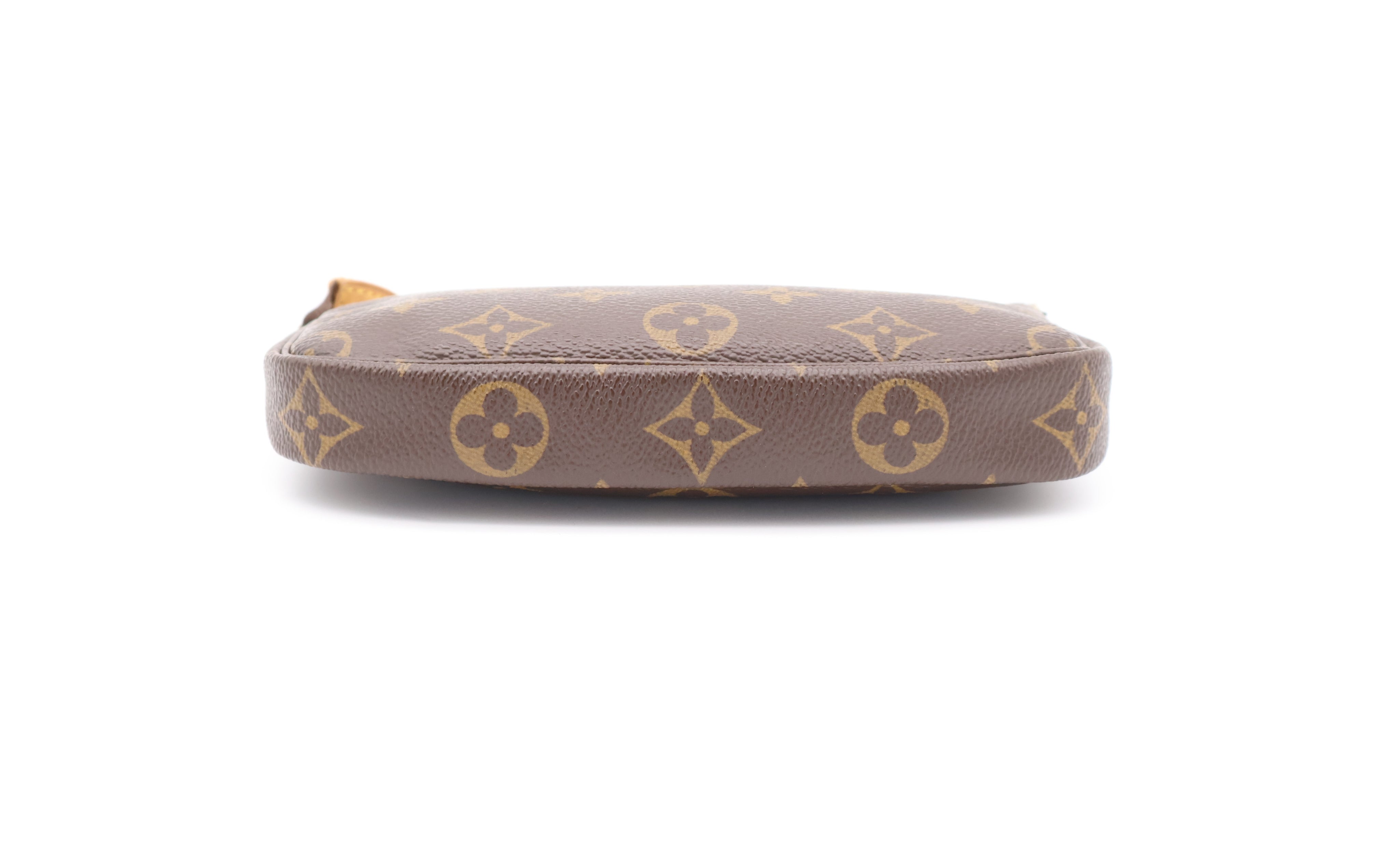 Louis Vuitton Bucket Pochette