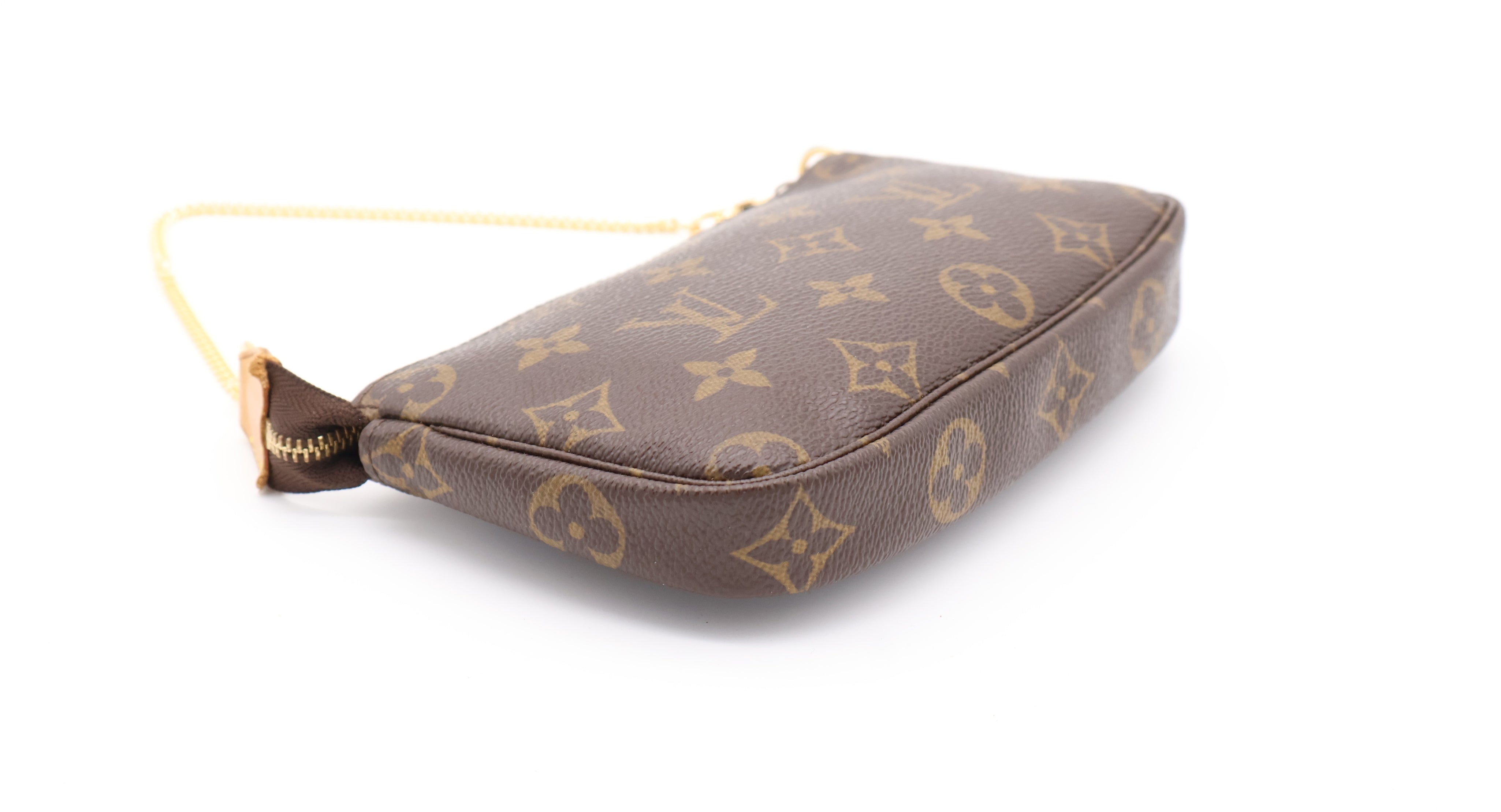 Louis Vuitton Bucket Pochette