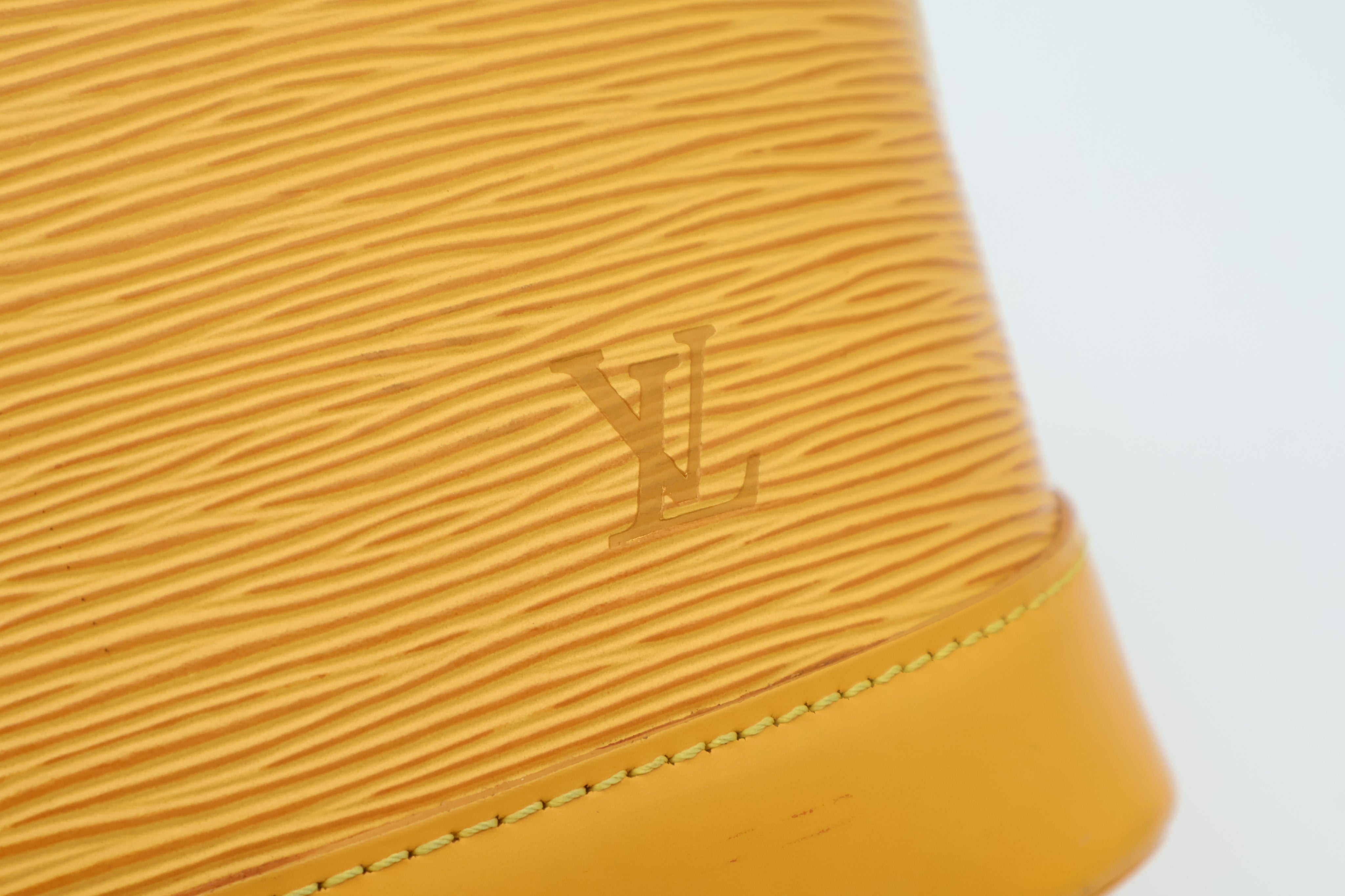 Louis Vuitton Alma PM Epi
