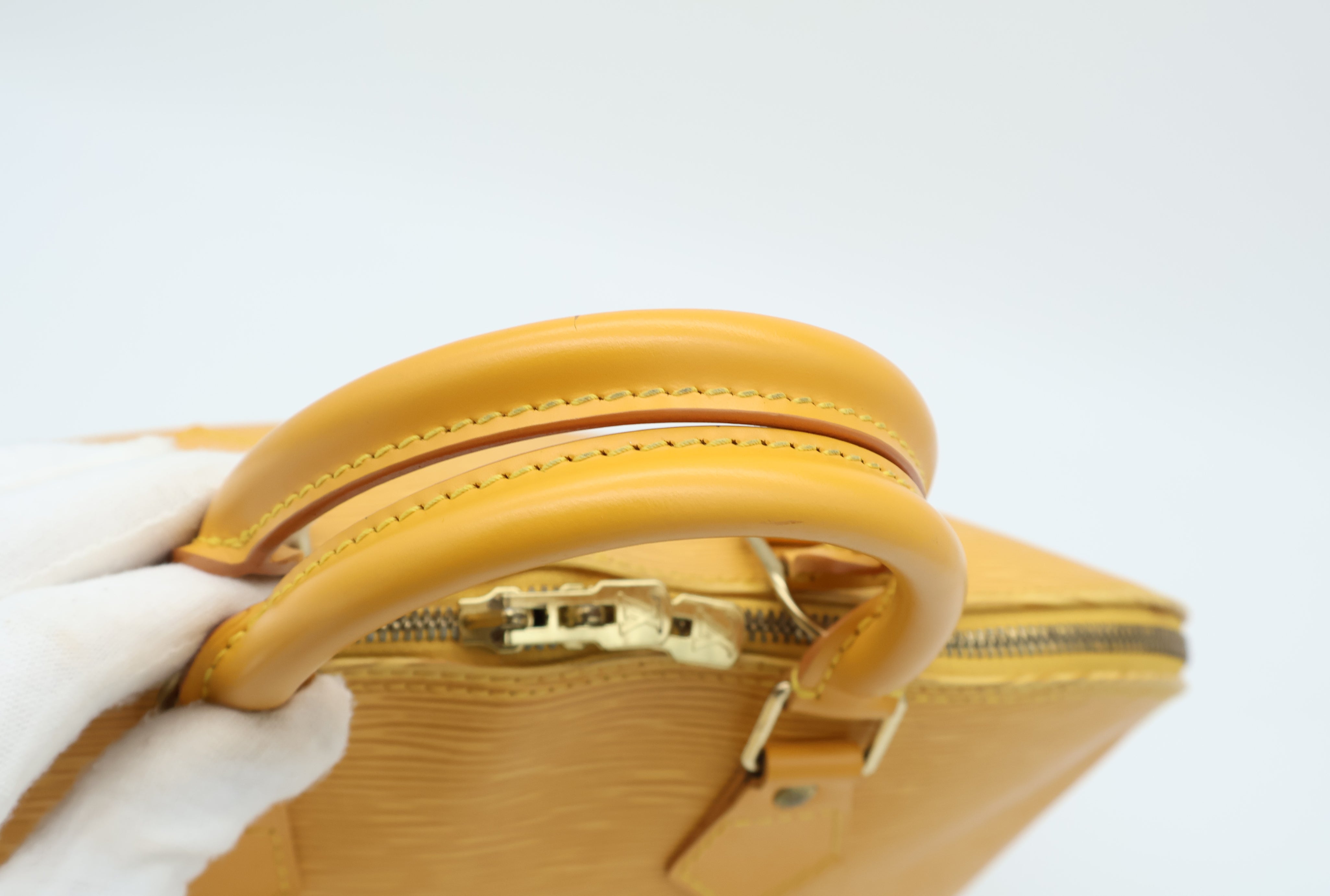Louis Vuitton Alma PM Epi