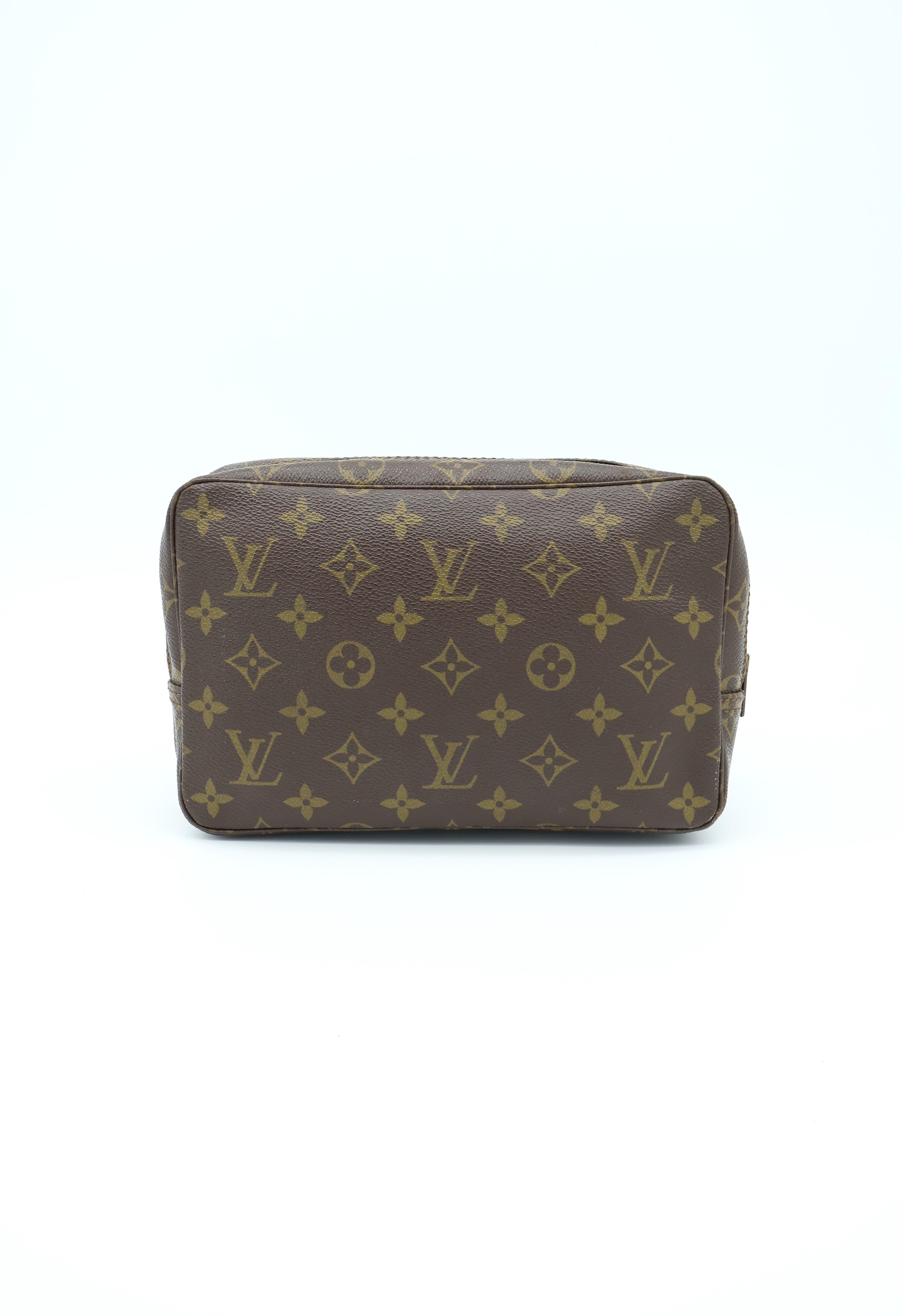Louis Vuitton Trousse Toilette 23
