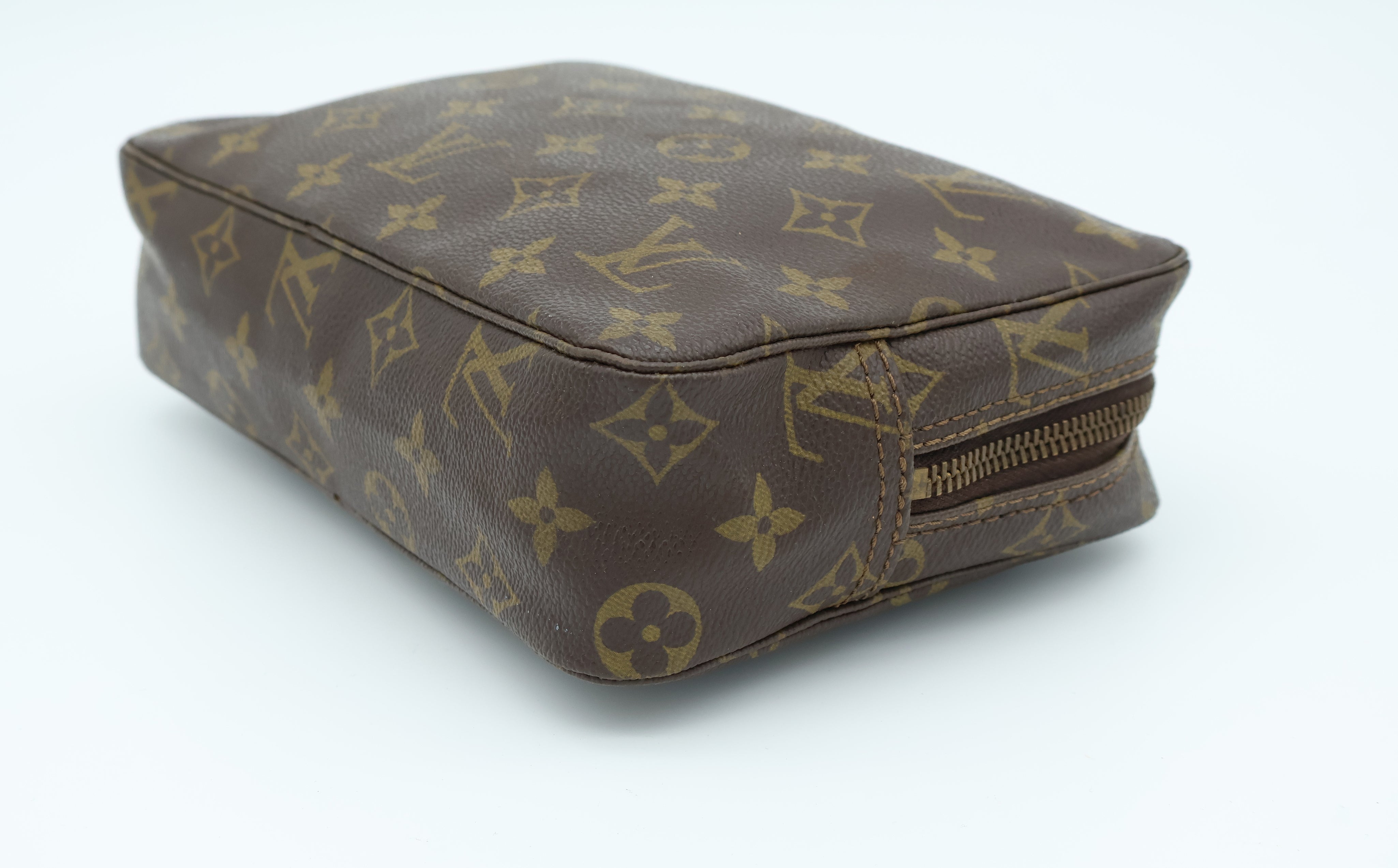 Louis Vuitton Trousse Toilette 23
