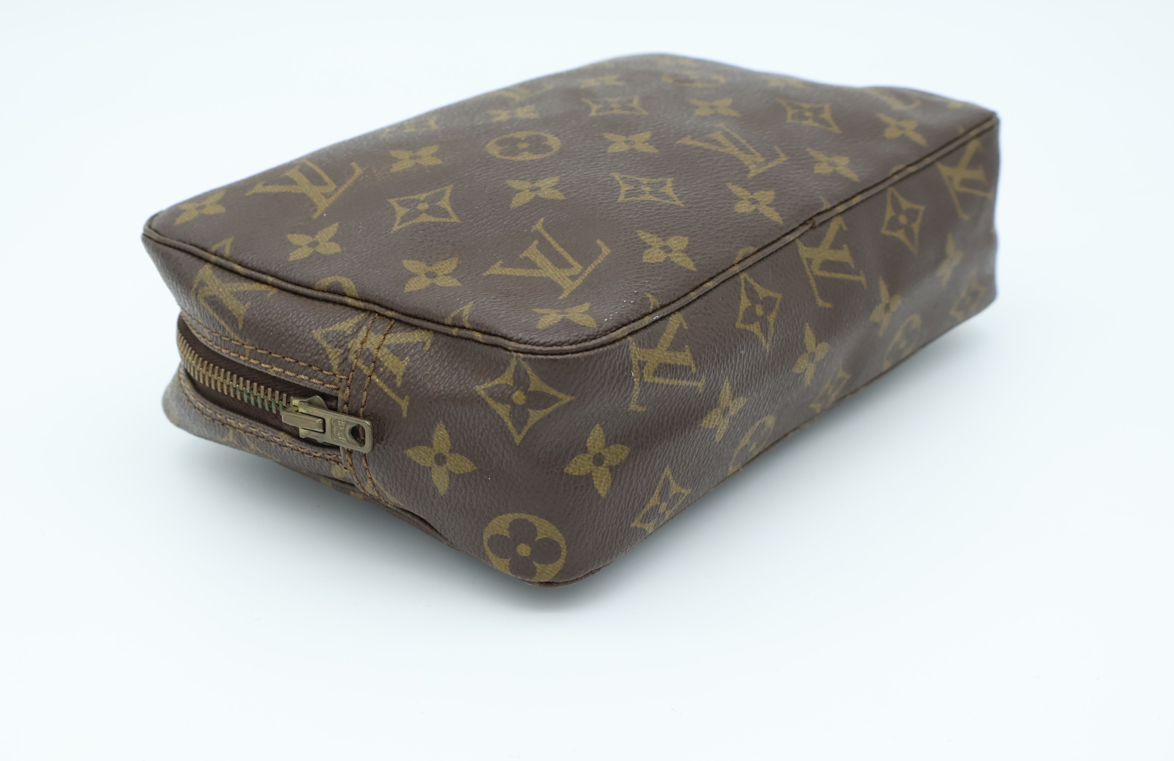 Louis Vuitton Trousse Toilette 23