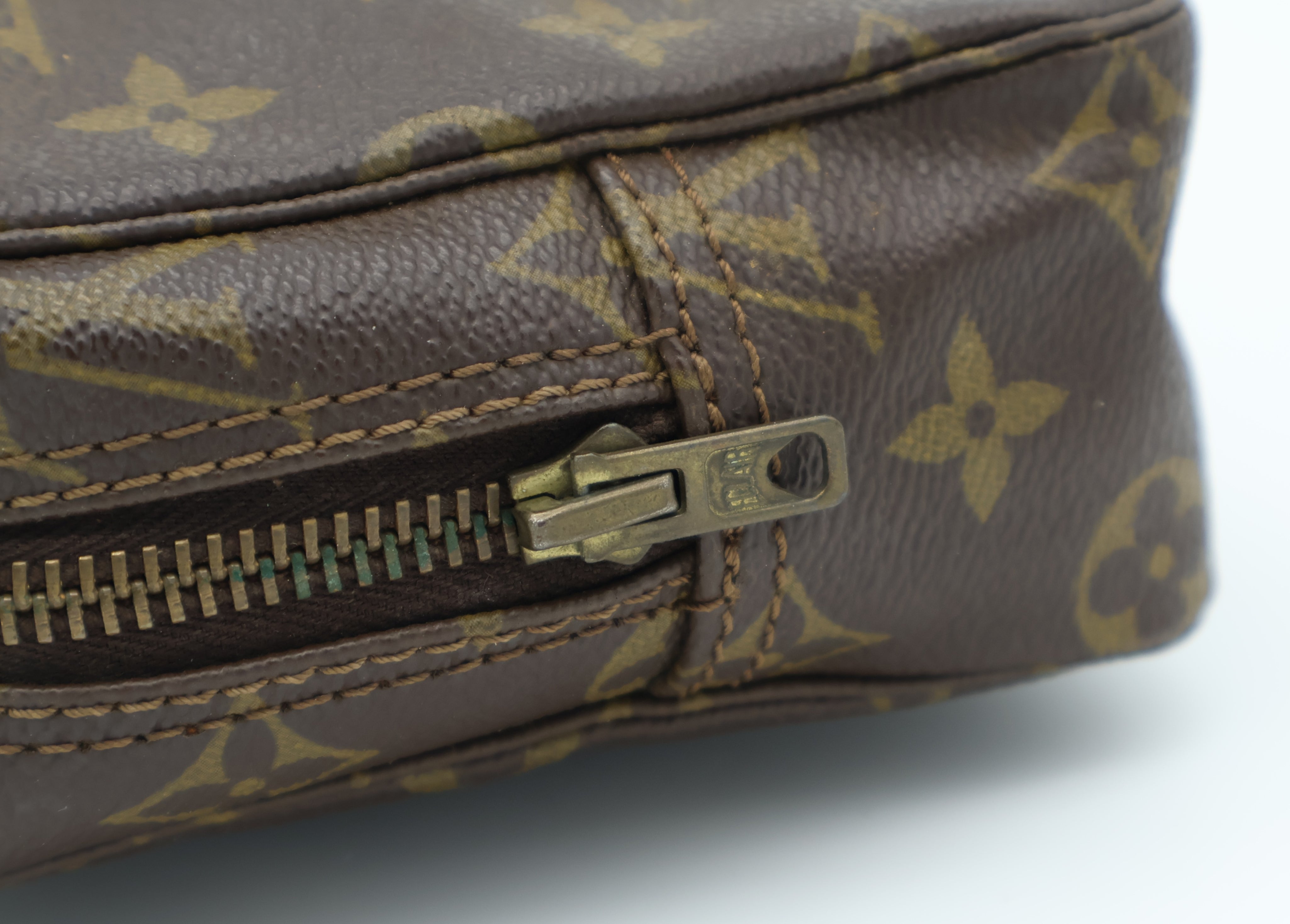 Louis Vuitton Trousse Toilette 23