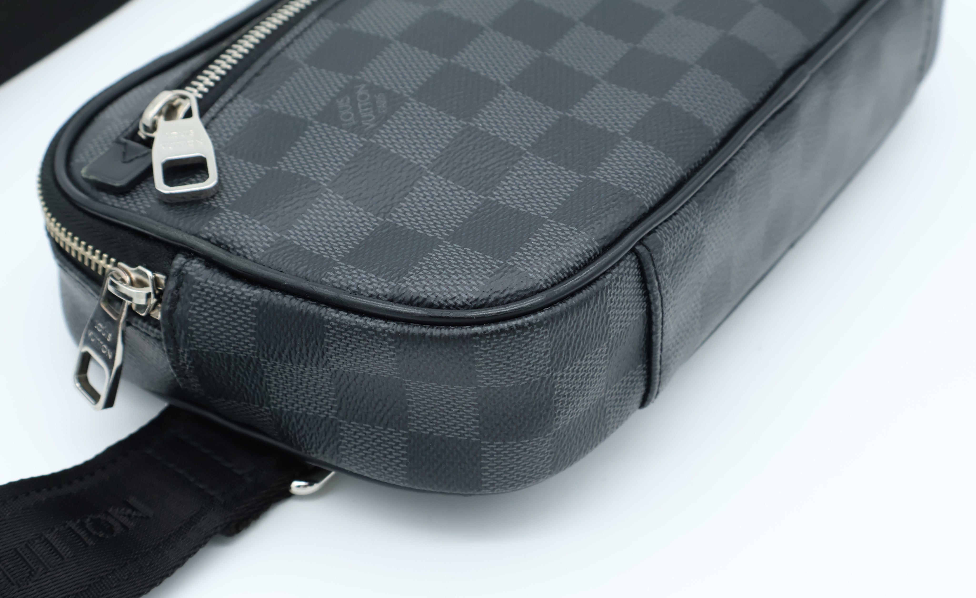 Louis Vuitton Ambler Damier Graphite