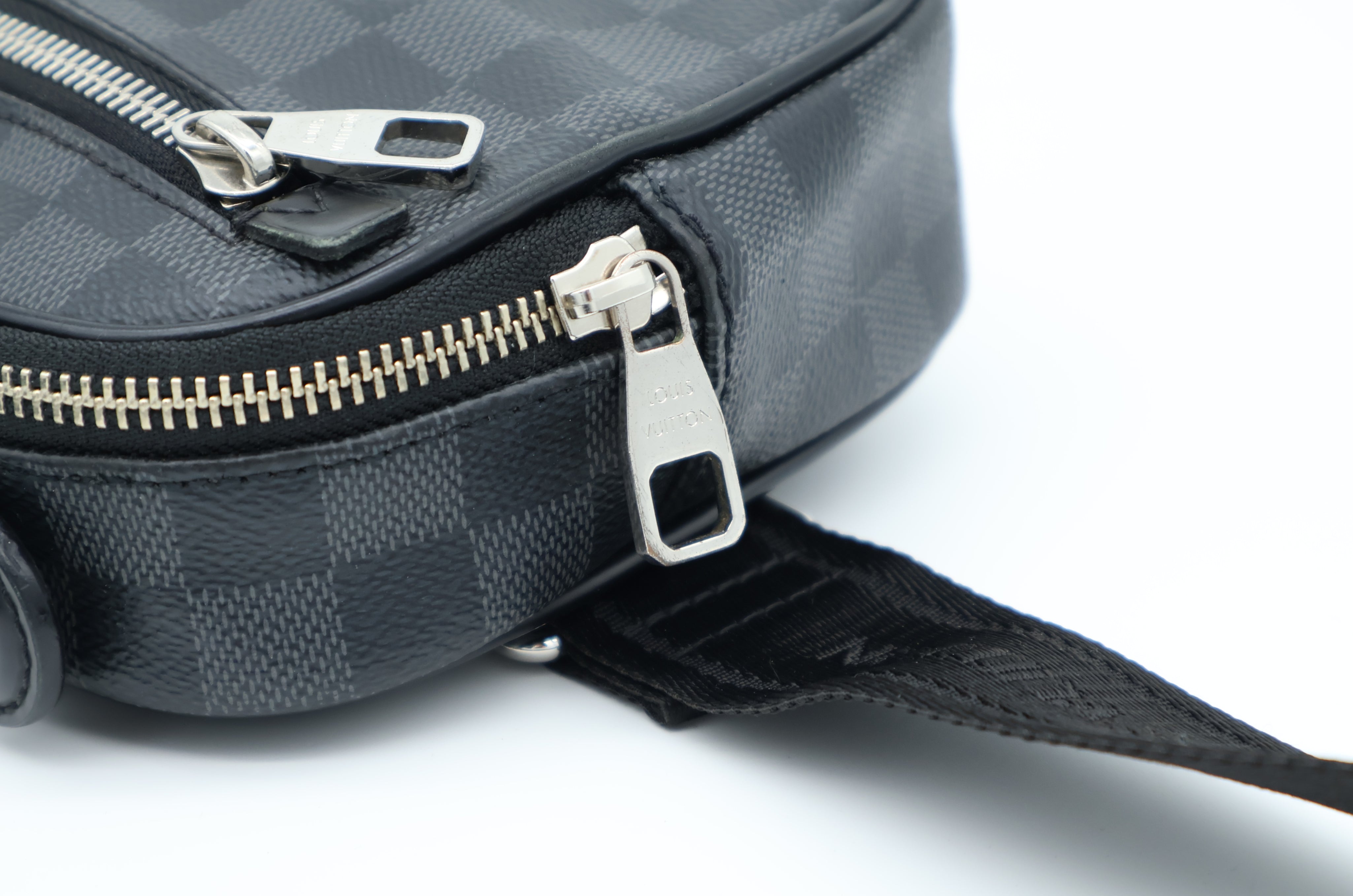 Louis Vuitton Ambler Damier Graphite