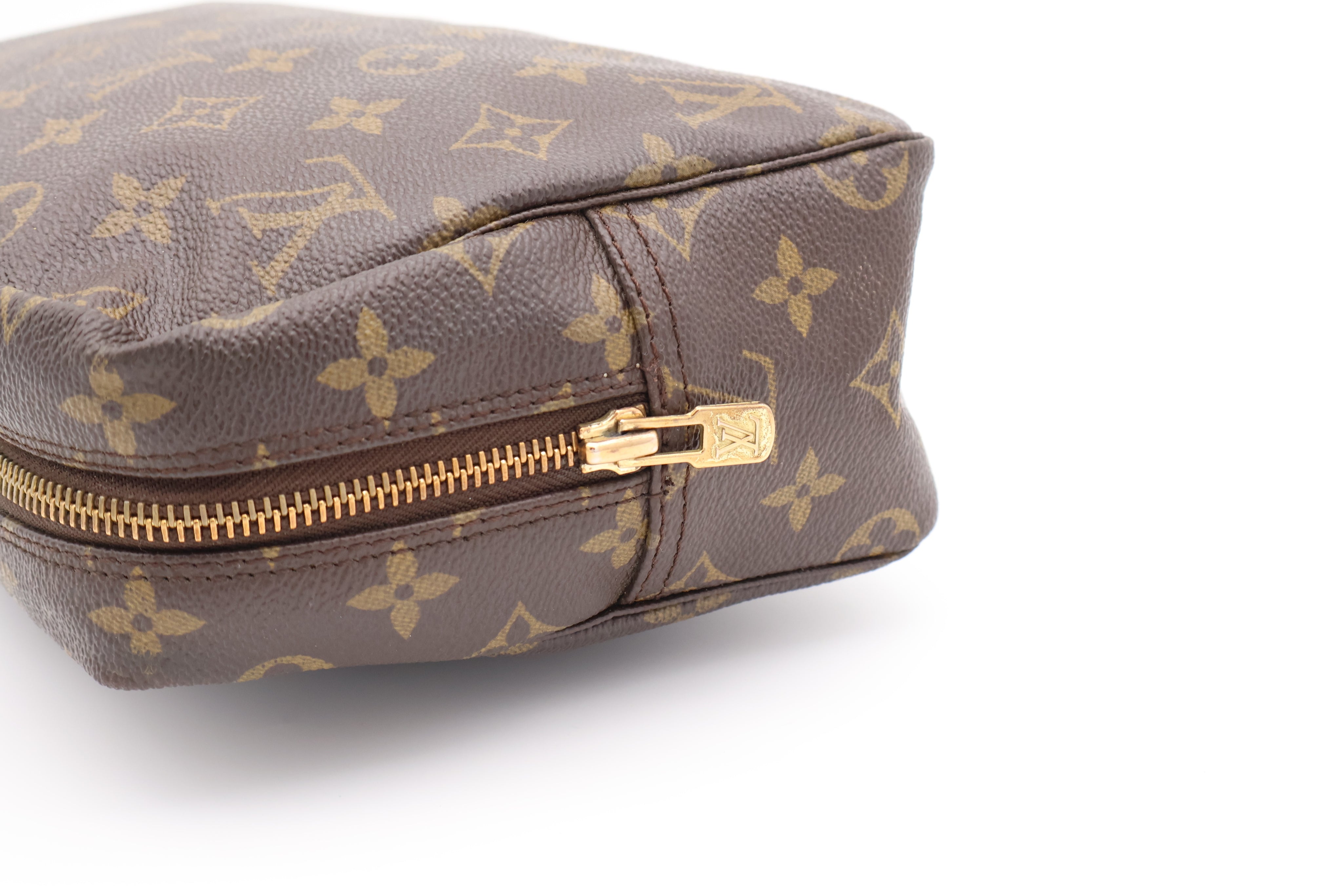 Louis Vuitton Trousse Toilette 28