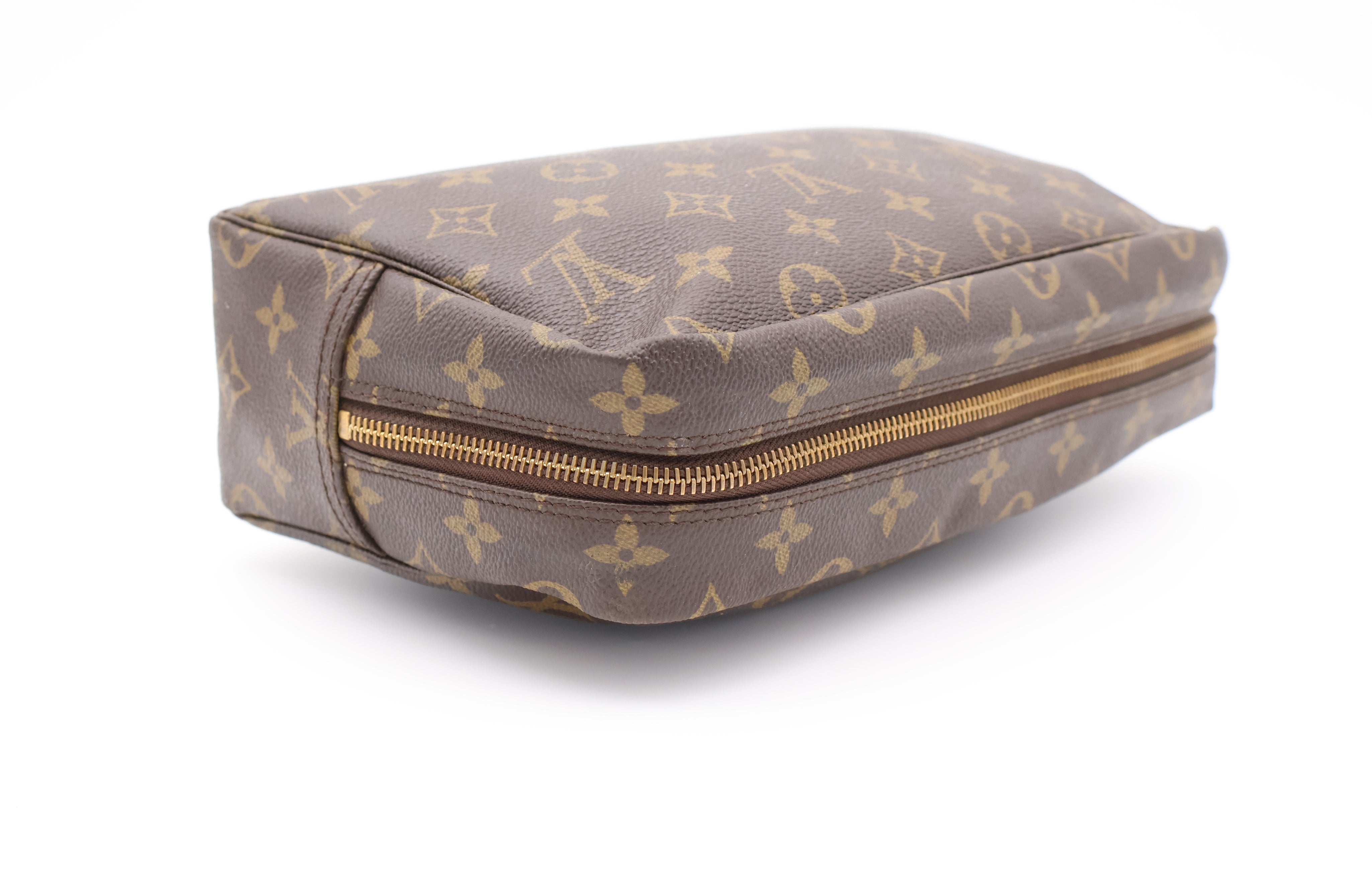 Louis Vuitton Trousse Toilette 28