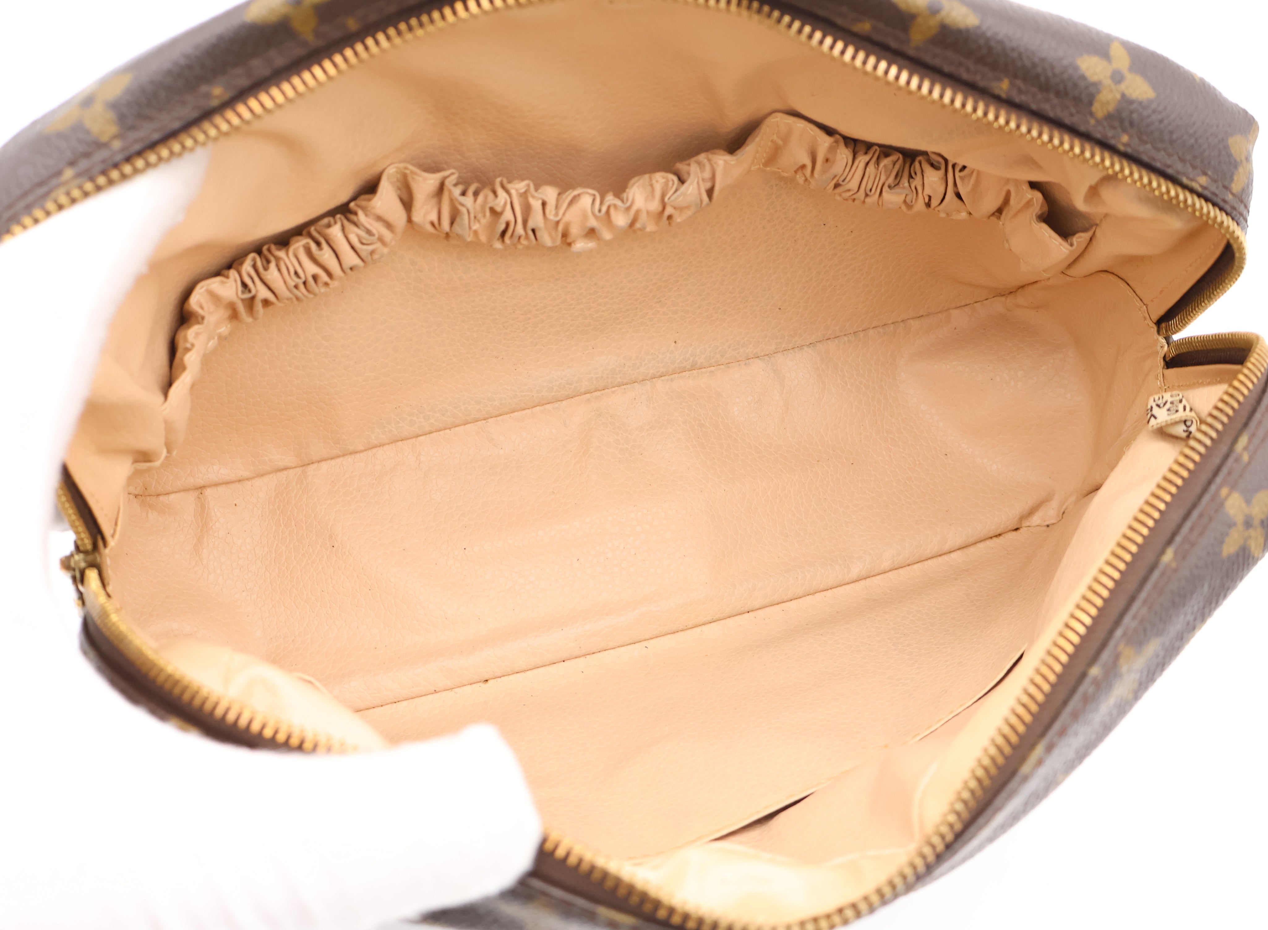Louis Vuitton Trousse Toilette 28