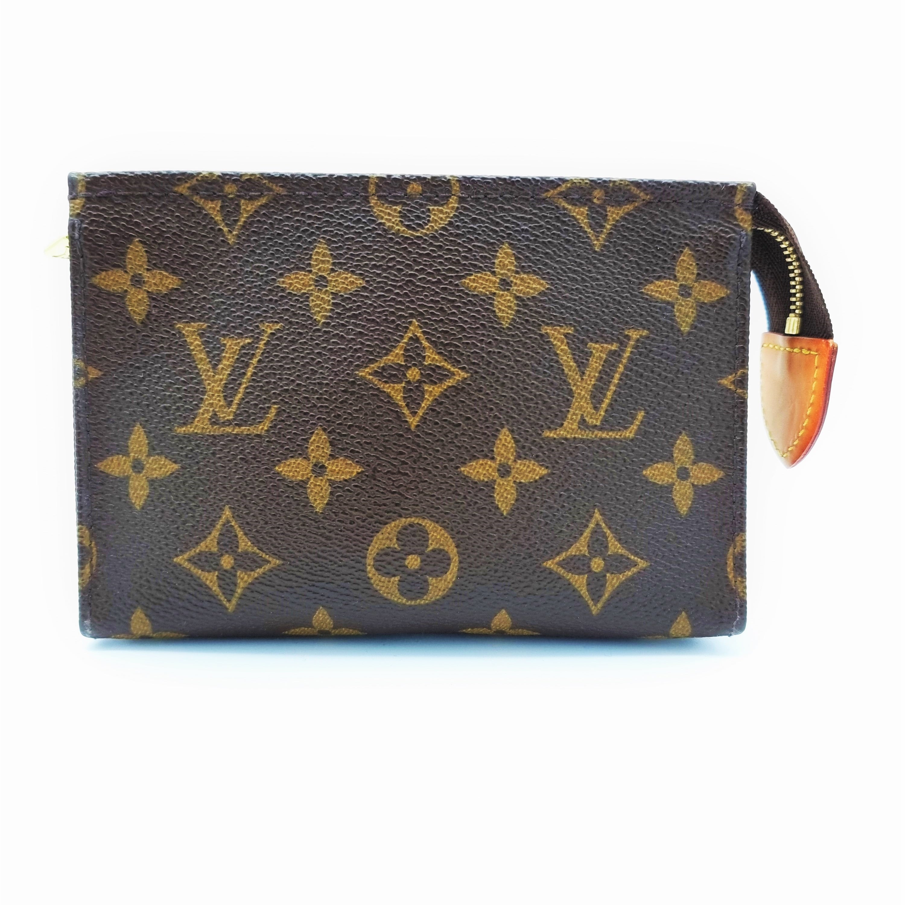 Louis Vuitton Poche Toilette - 96636f