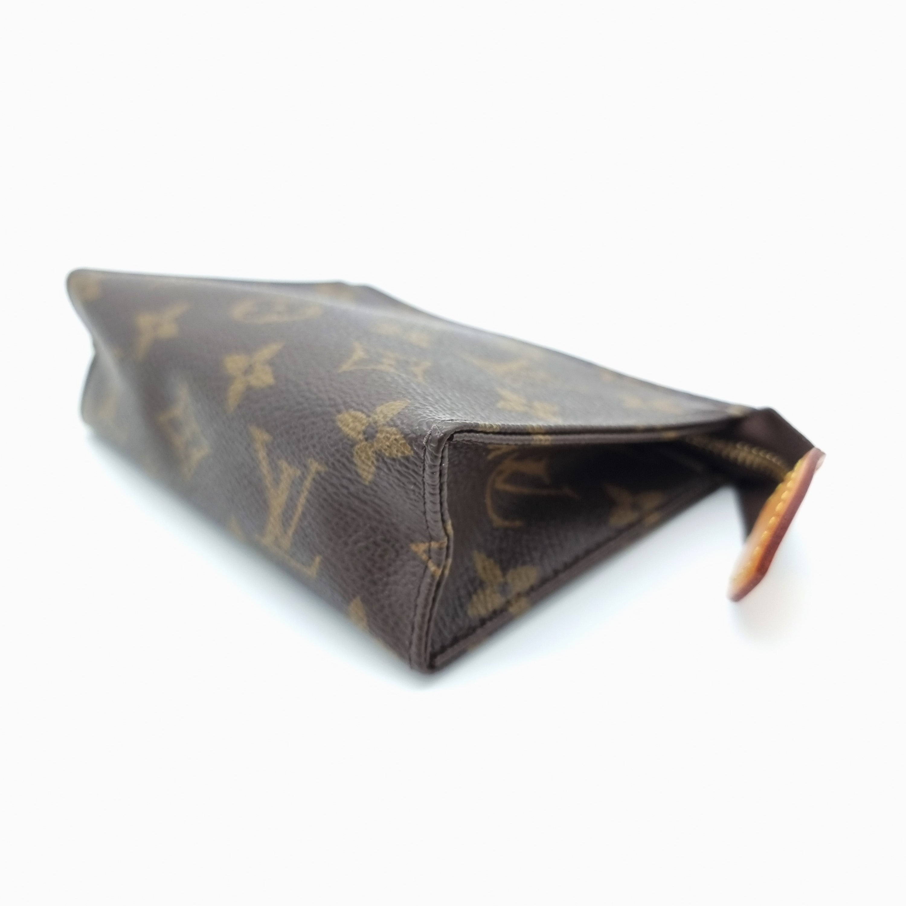 Louis Vuitton Poche Toilette - 96636f