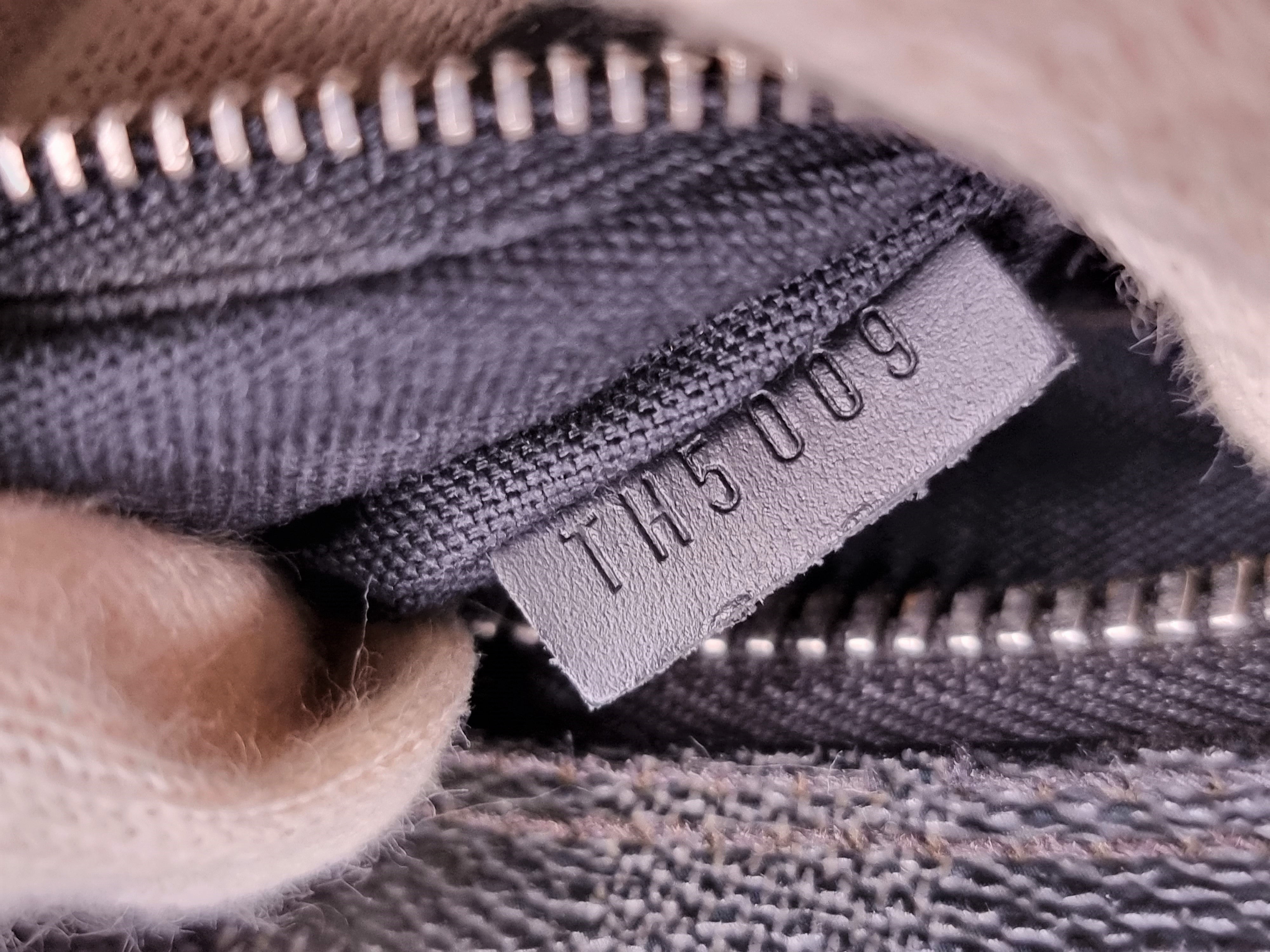 Louis Vuitton Porte Documents Voyage Damier Graphite - Luxor Finland